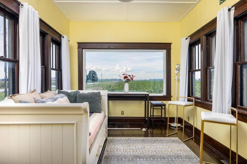 Broadview Manor