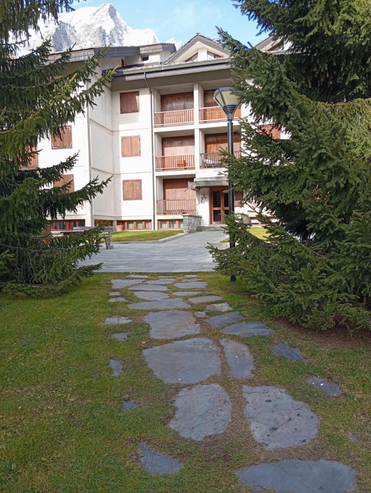 Splendida casa centro paese fronte piste risalite