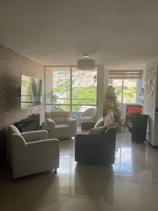 Lovely 3-bedroom condo whit pool