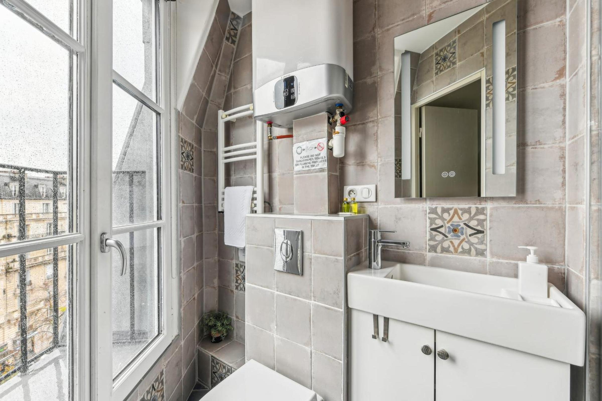 Studio Mac Mahon - Champs Elysees by B'Your Home
