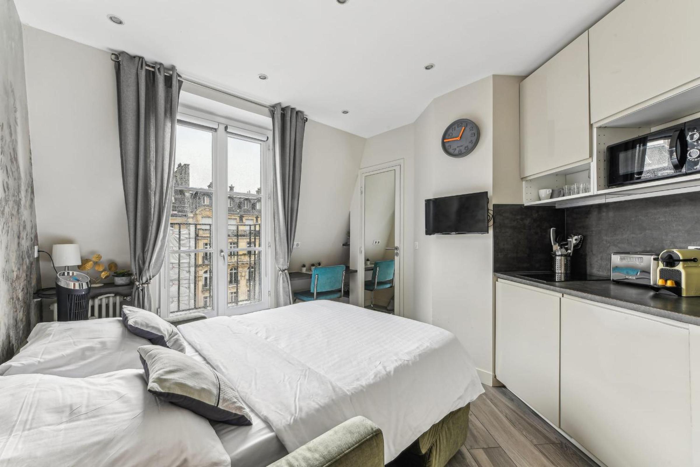 Studio Mac Mahon - Champs Elysees by B'Your Home