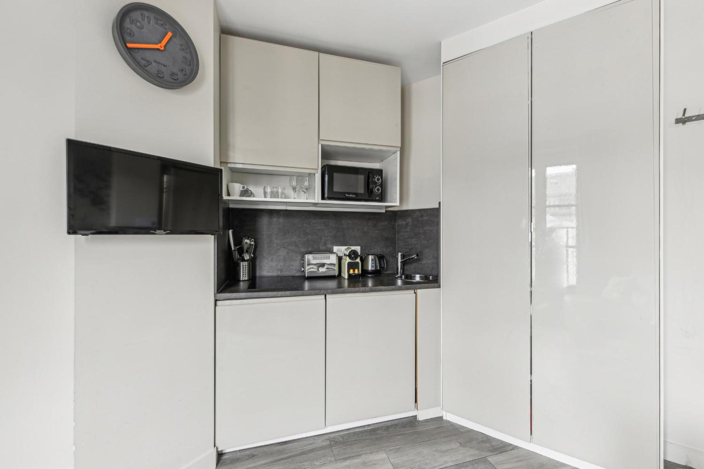Studio Mac Mahon - Champs Elysees by B'Your Home