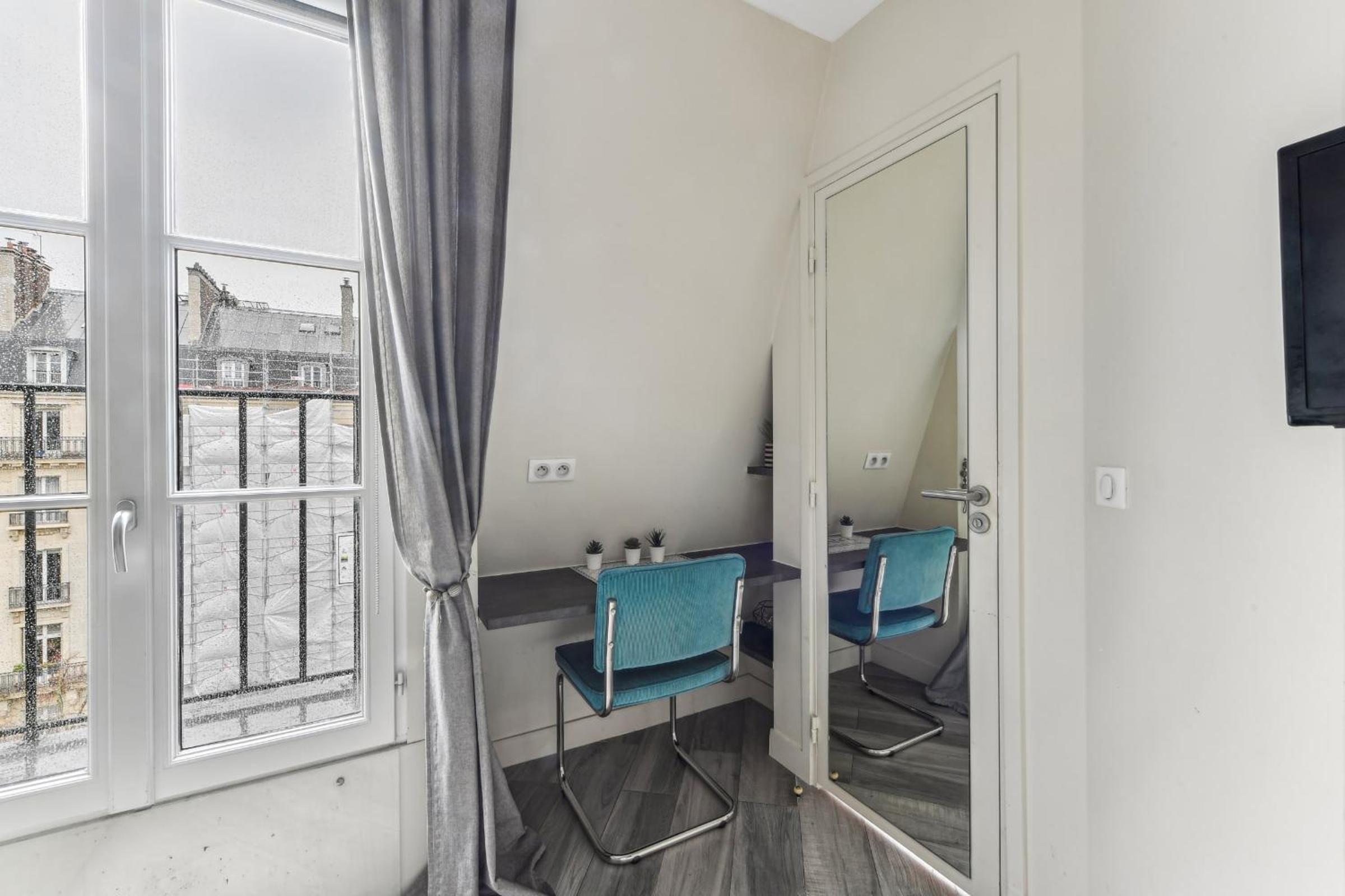 Studio Mac Mahon - Champs Elysees by B'Your Home