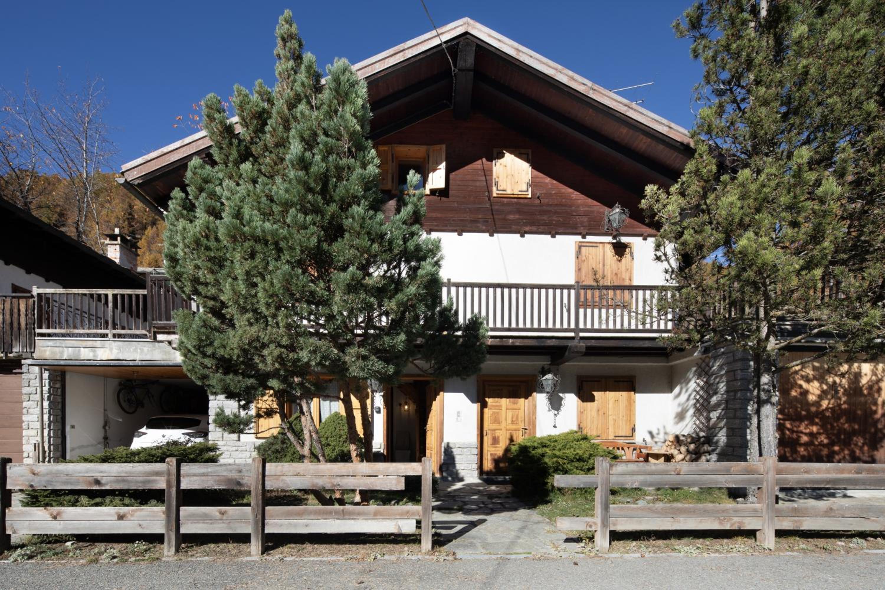 5' Bus to the Ski Slopes, Panoramic Chalet view 2