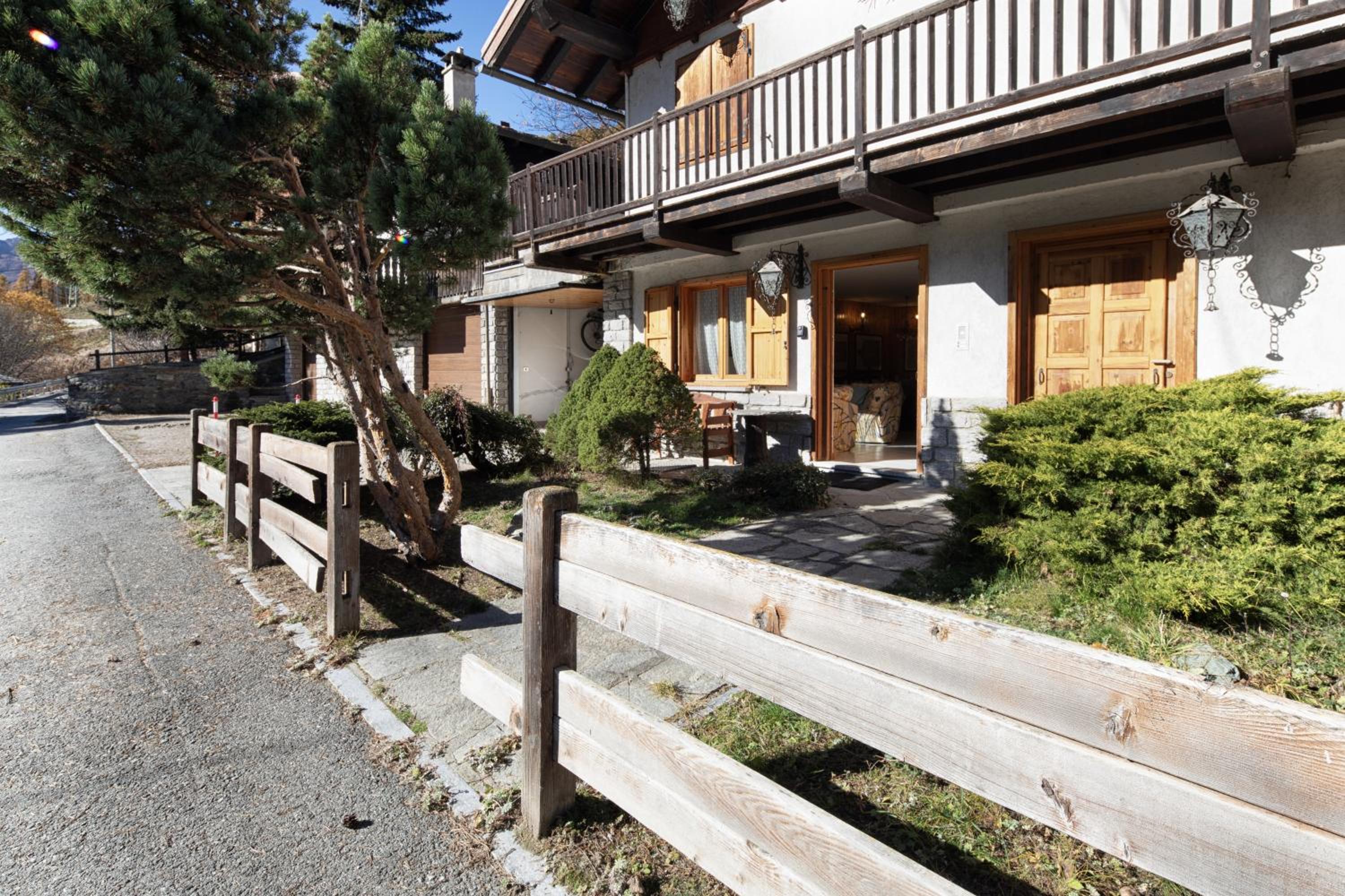 5' Bus to the Ski Slopes, Panoramic Chalet view 3