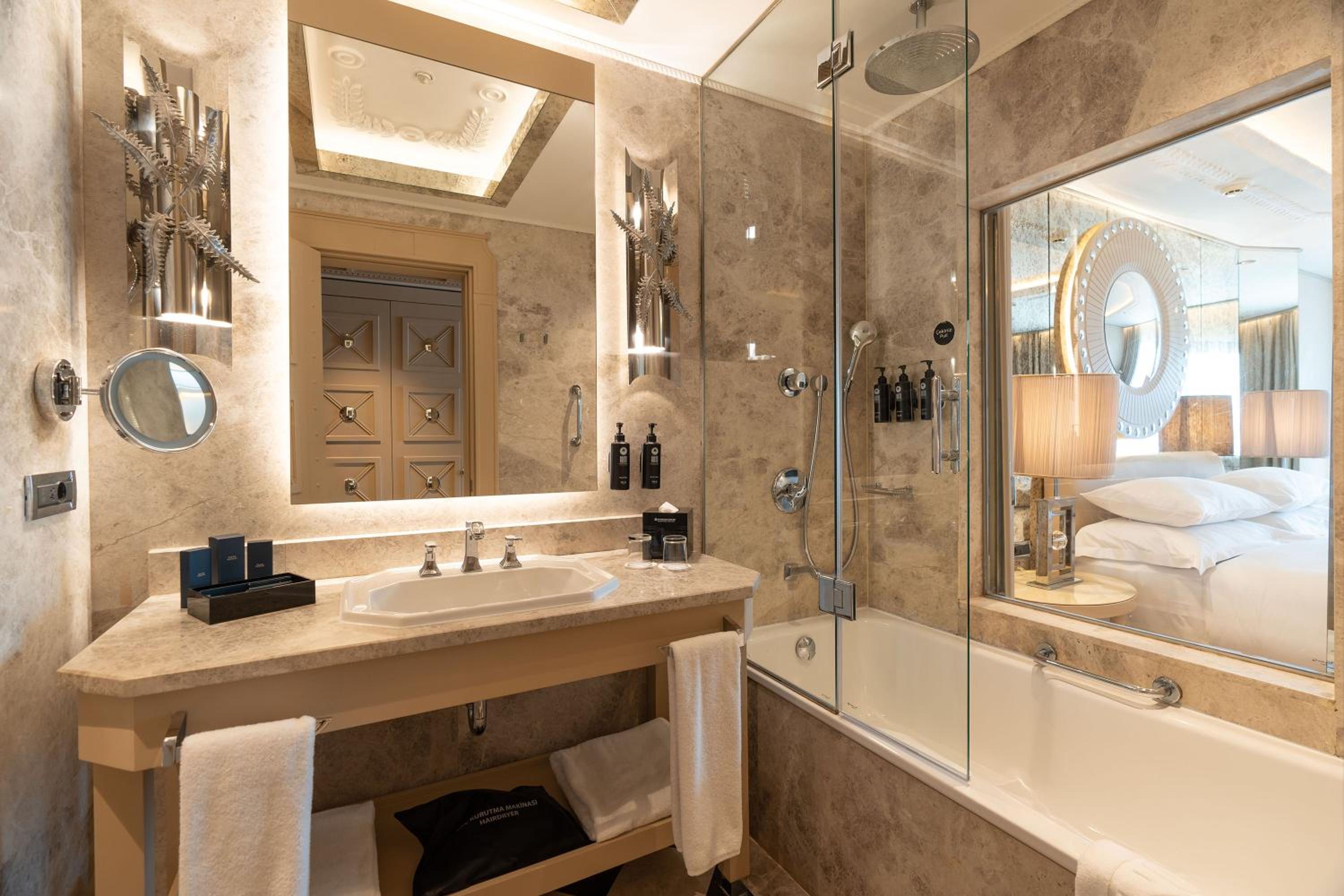 Wyndham Grand Istanbul Kalamış Marina Hotel - Image 162