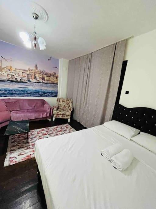 Arya 3 bedroom family pink flat