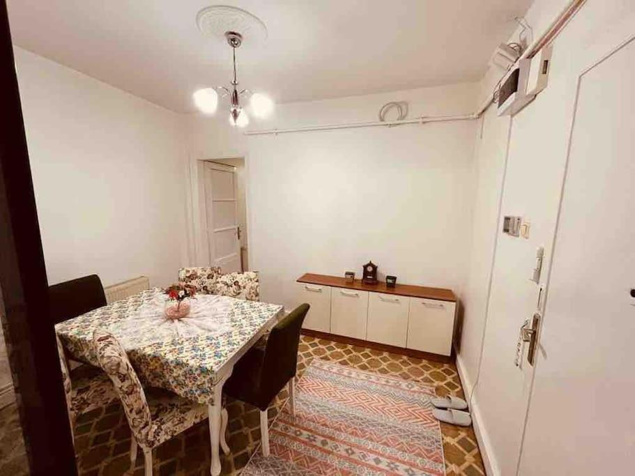 Arya 3 bedroom family pink flat