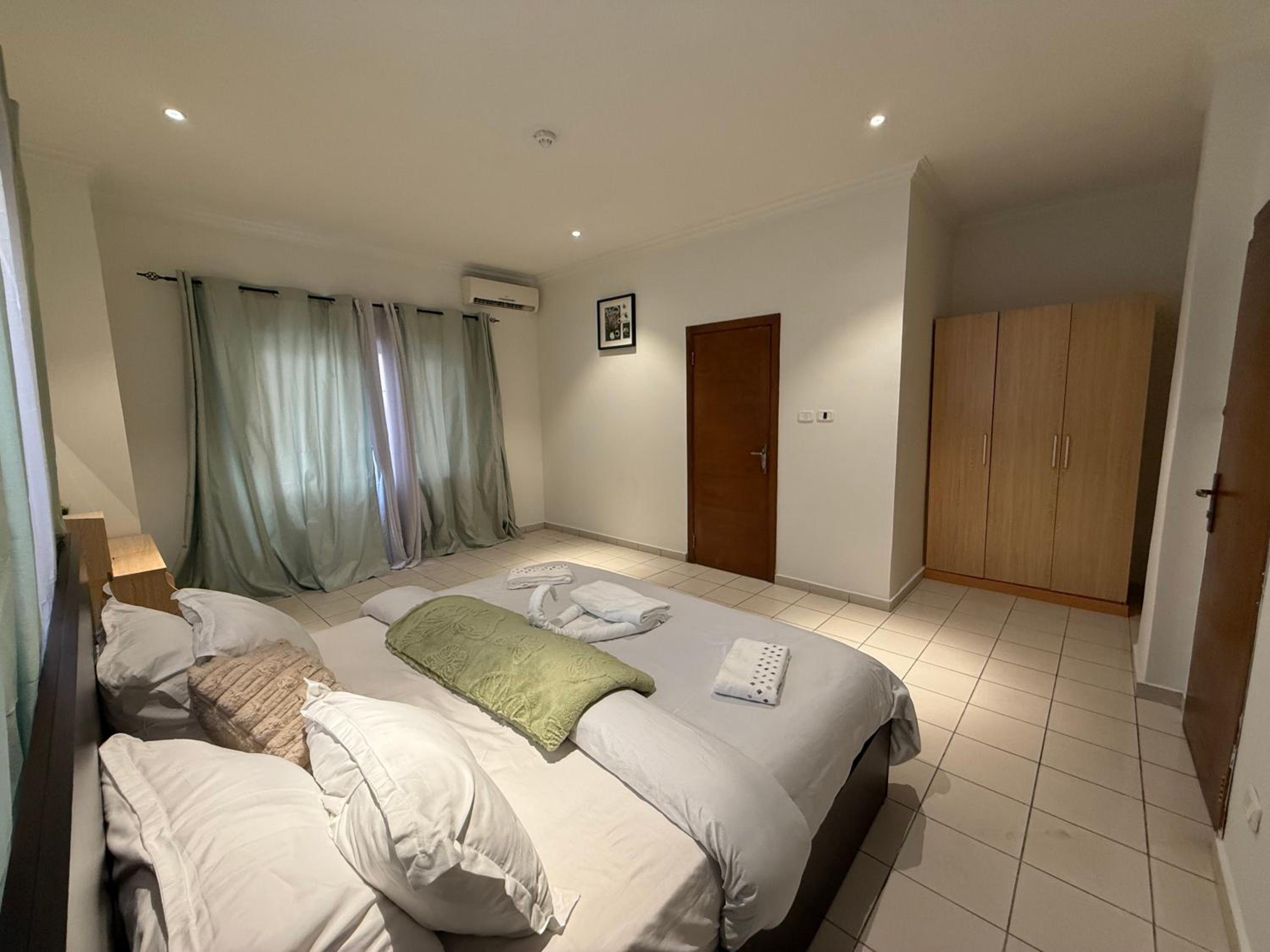 Mayama airport apartment