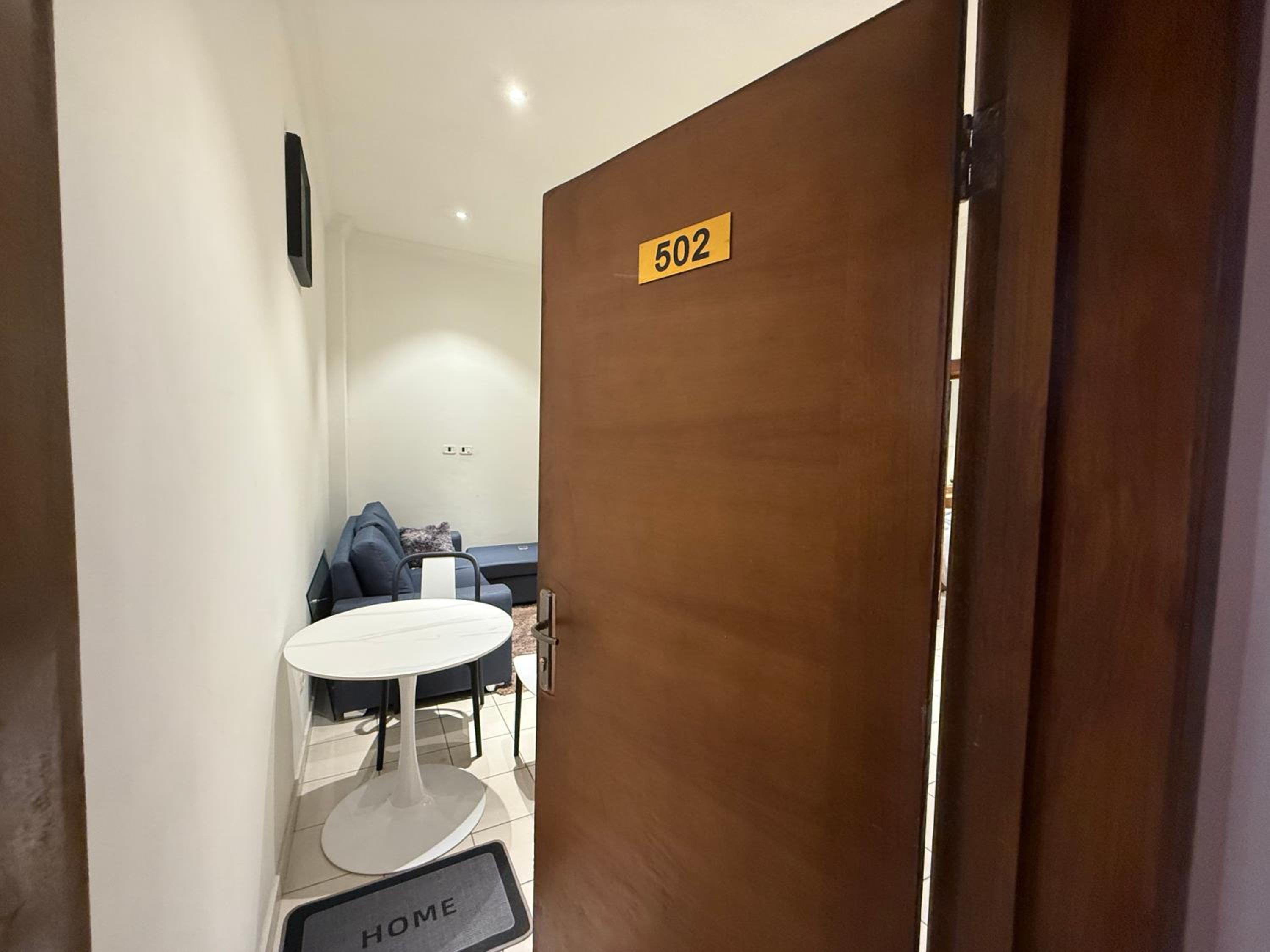 Mayama airport apartment