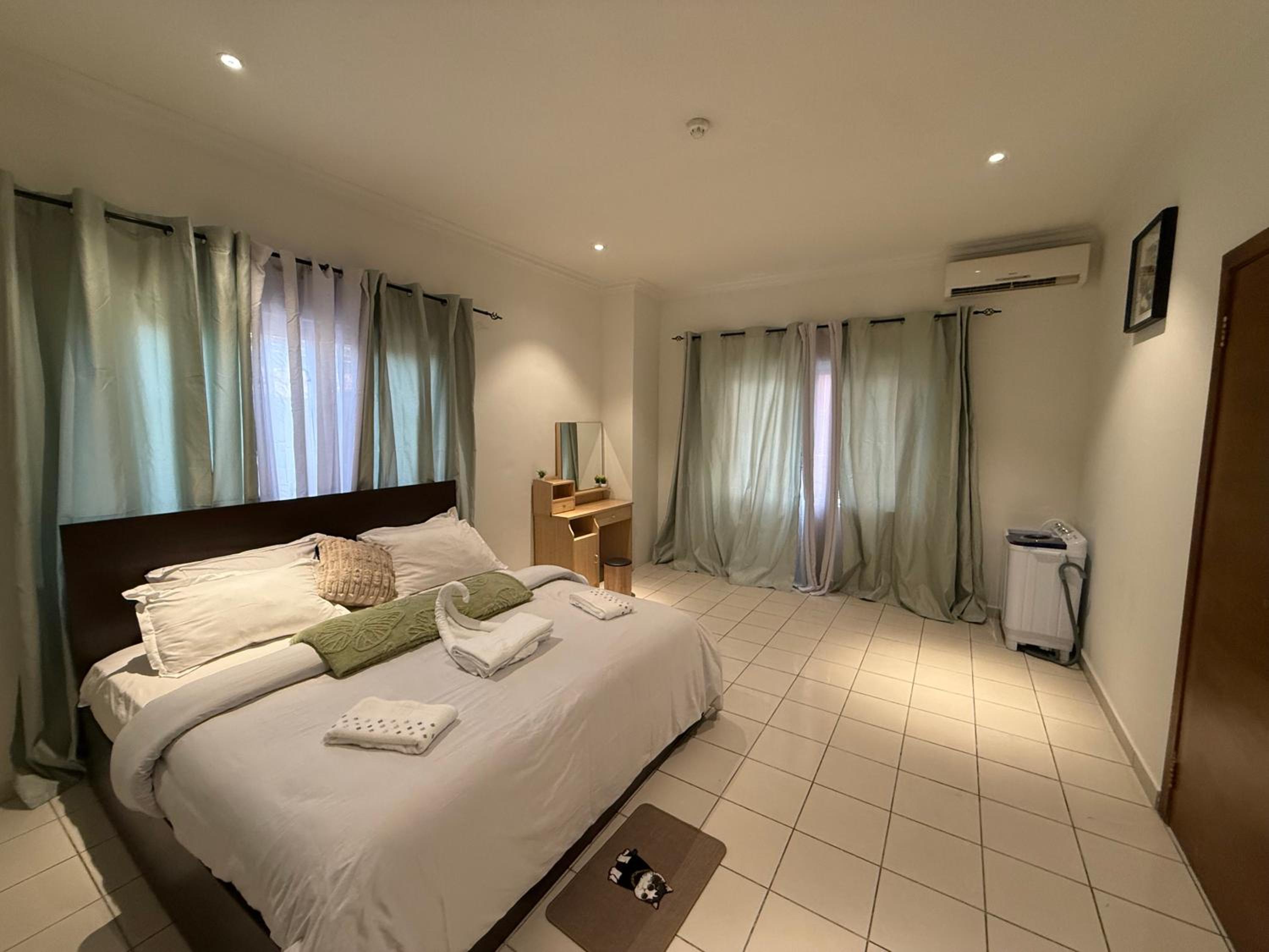 Mayama airport apartment