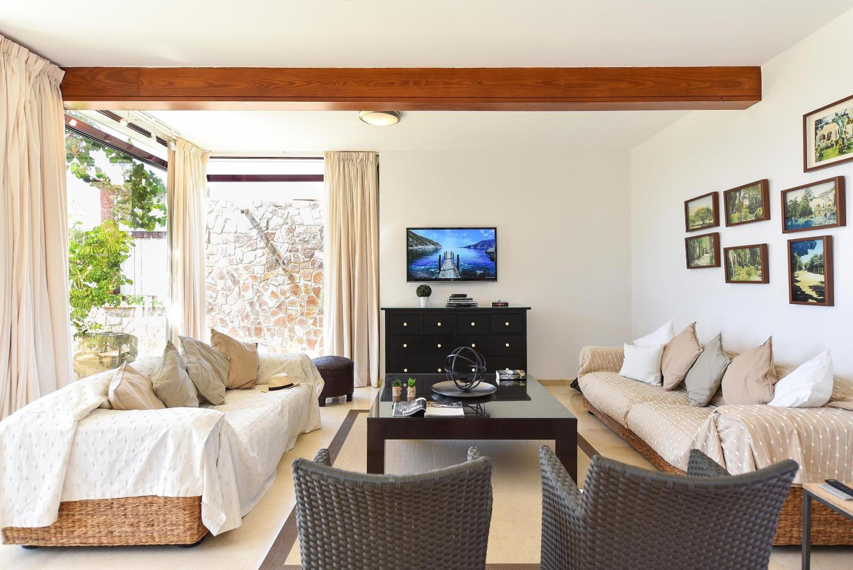 Villa Tauro Golf - Tranquility Meets Luxury - Tauro - Private Pool - Whirlpool Bath - Golf Course Views - Close to Beaches view 5