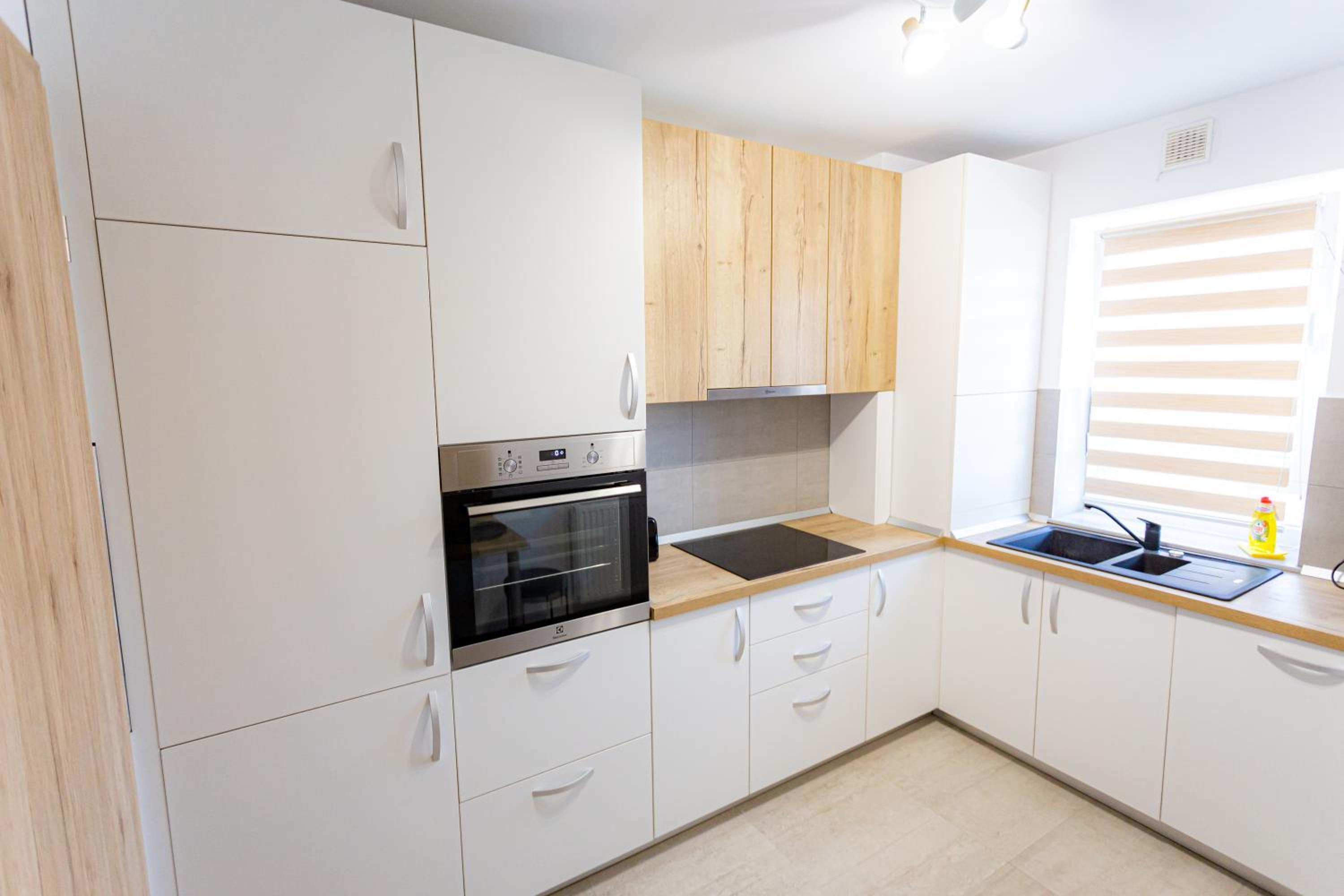 Apart B&V 203 Coresi - Modern Flat with Parking view 4