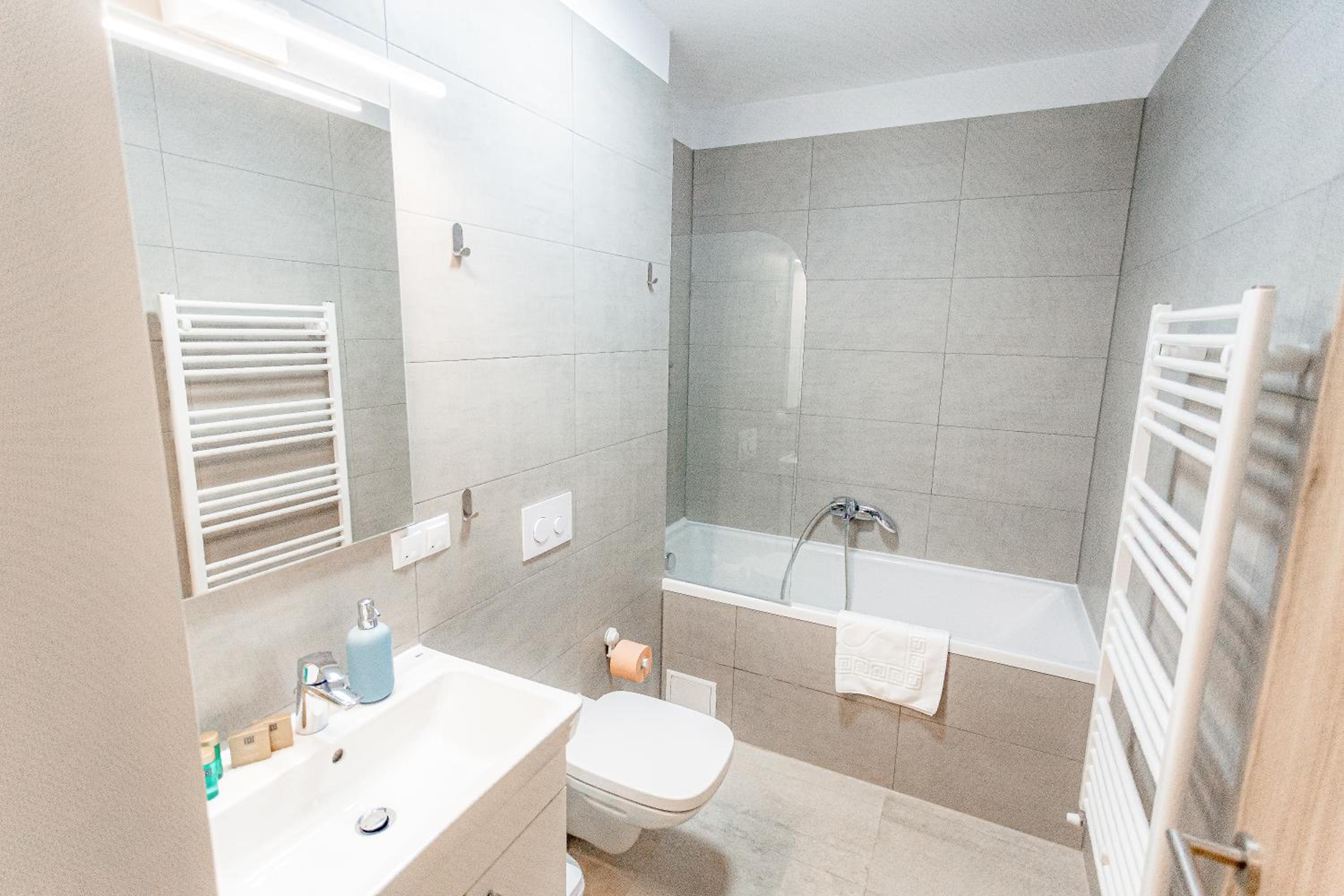 Apart B&V 203 Coresi - Modern Flat with Parking view 5