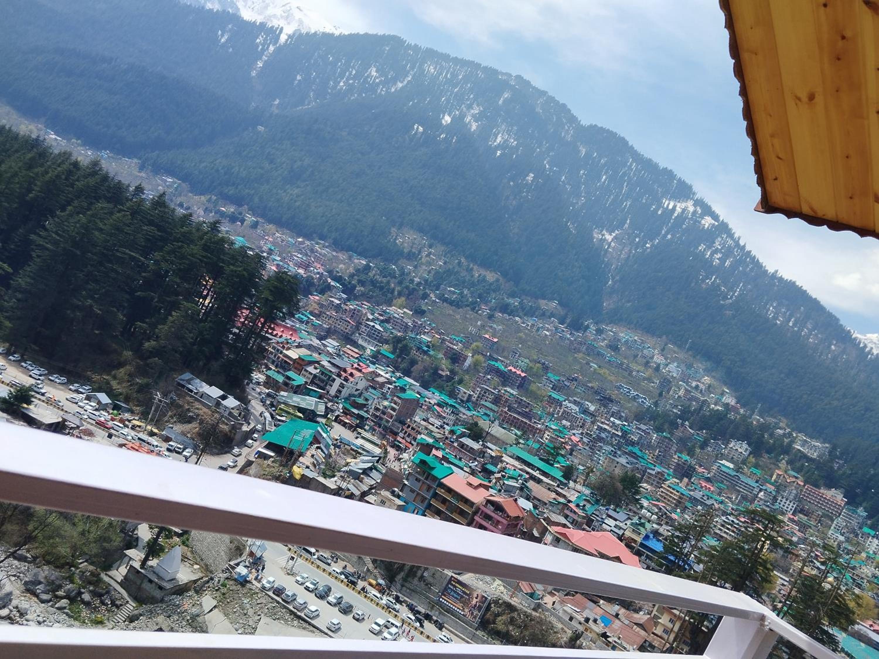 Himalyan Hill's Manali view 3