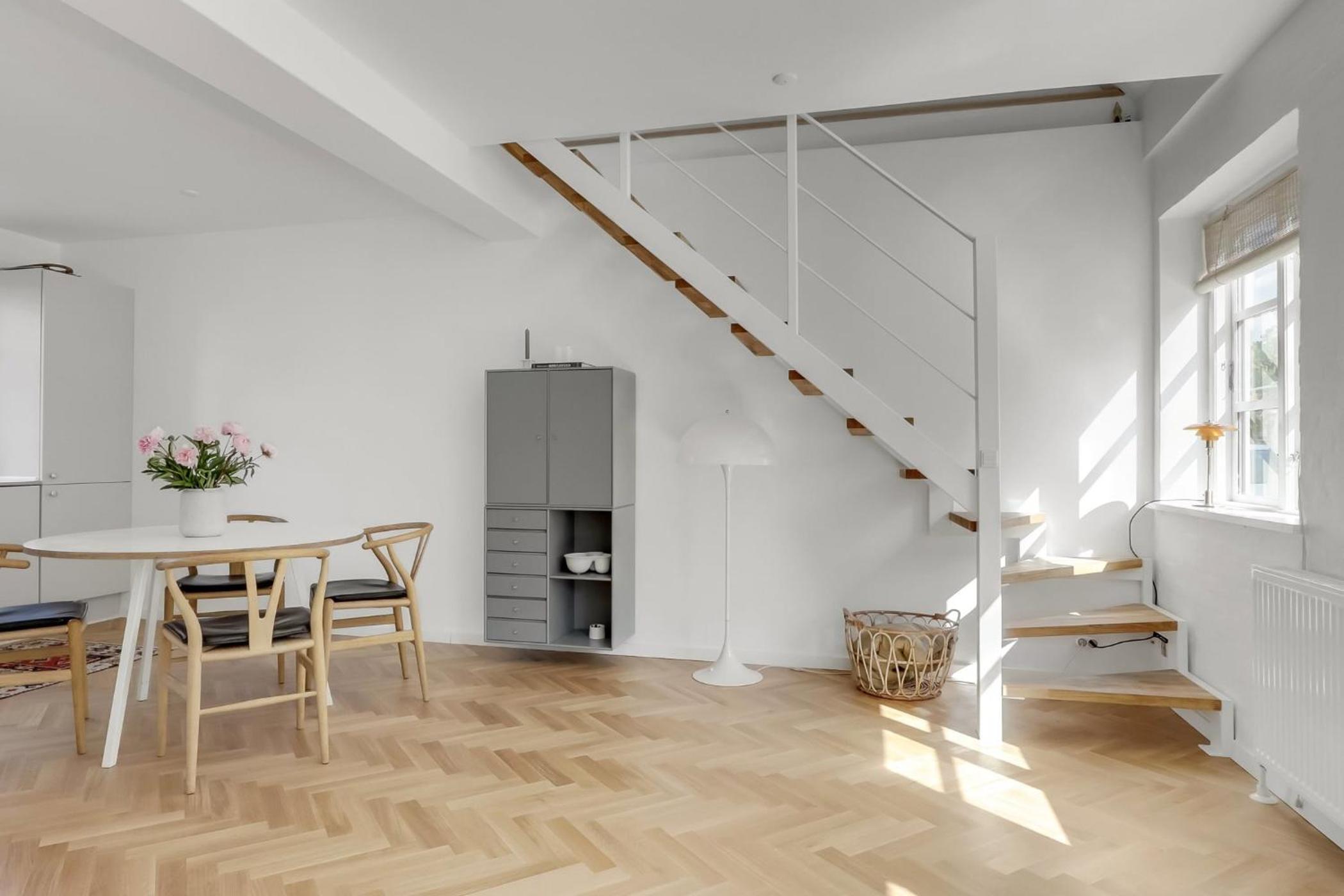 Townhouse in the heart of city - possibility of own parking space view 3