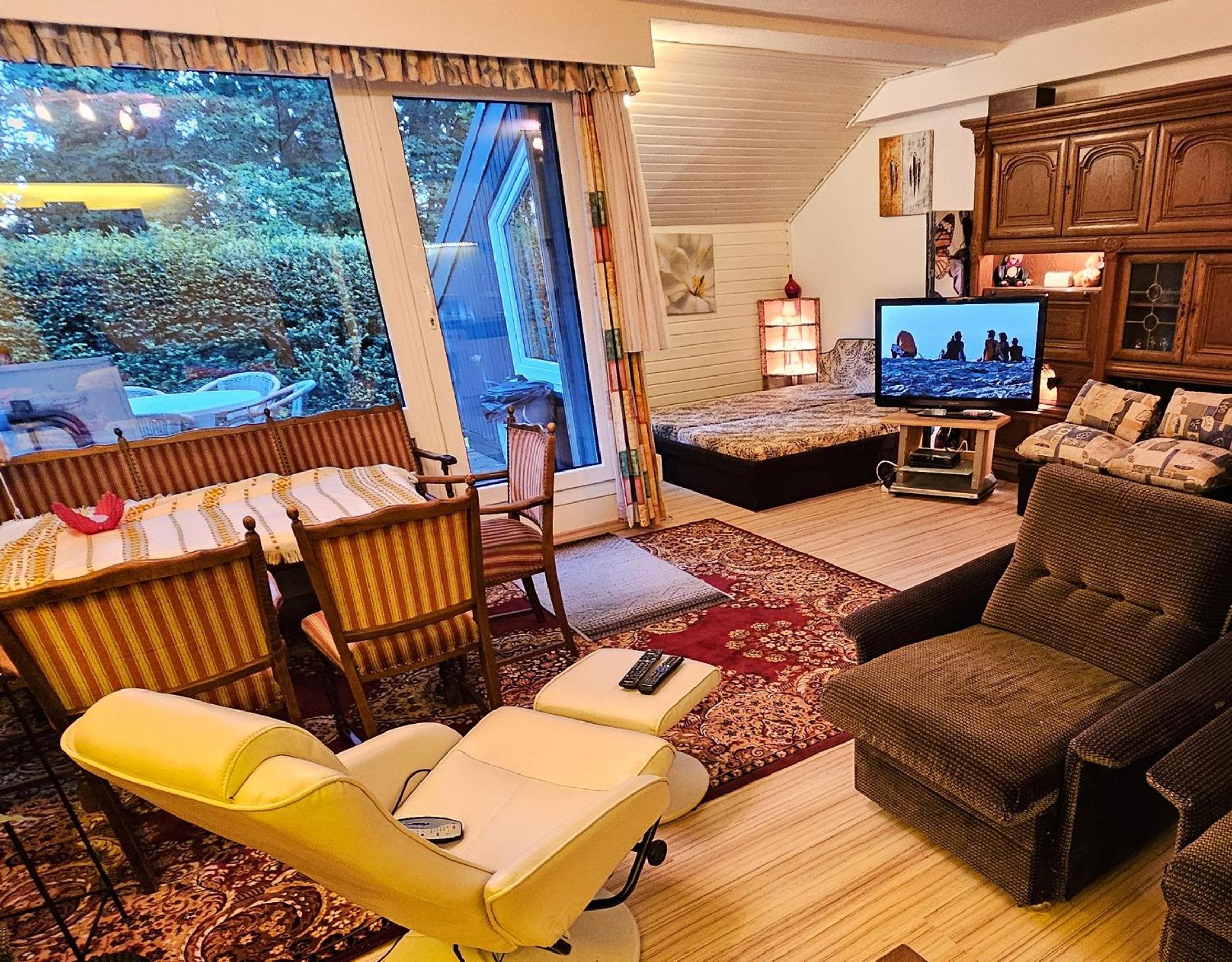 Winterberg Appartement 6 Pers aan Skilift grootste Skigebied nabij Bikepark Unieke locatie met zeer rustige tuin in het bos en het gezellige centrum leuke 