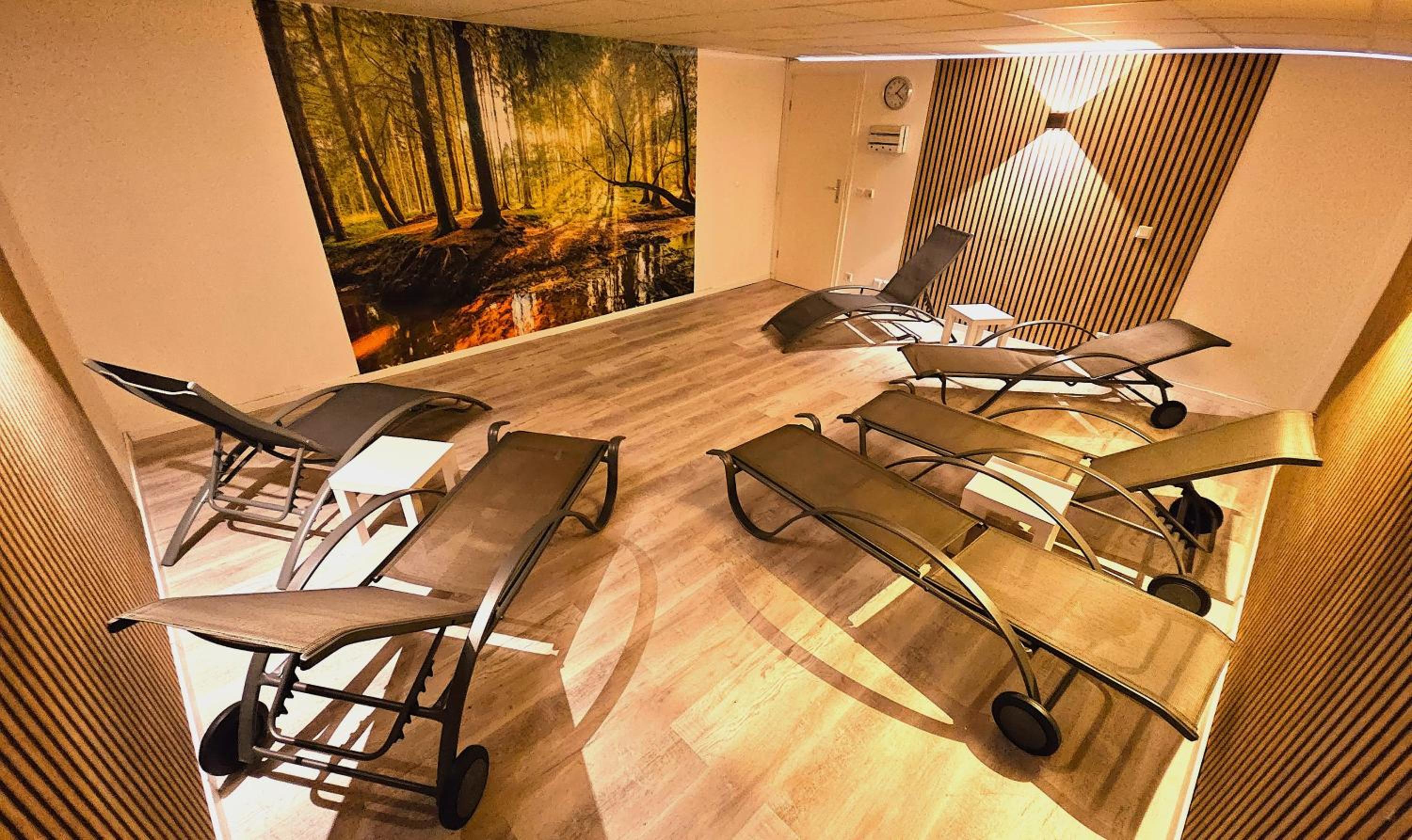 Winterberg Appartement 6 Pers aan Skilift grootste Skigebied nabij Bikepark Unieke locatie met zeer rustige tuin in het bos en het gezellige centrum leuke 
