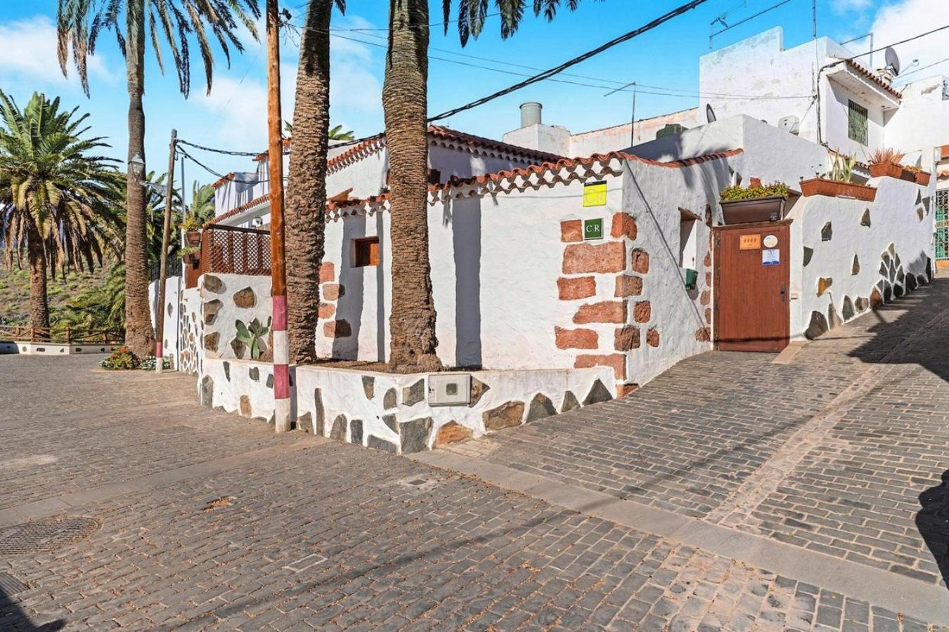 La Escuela de la Sorrueda by Villas Rivero