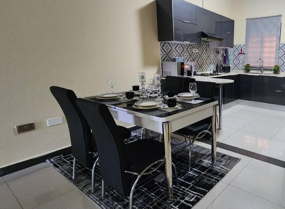 24x7 Security & Solar Backup 2BR Near US Embassy view 3