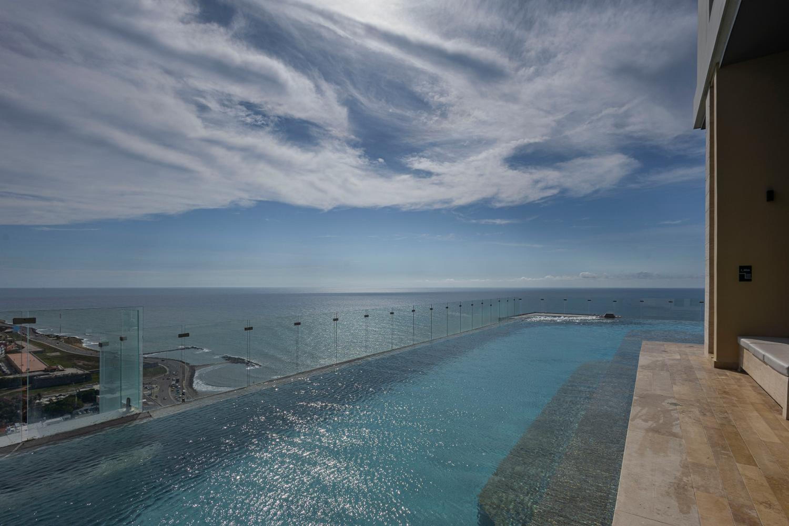 Cabrero Centro Tropical - Con vista al mar