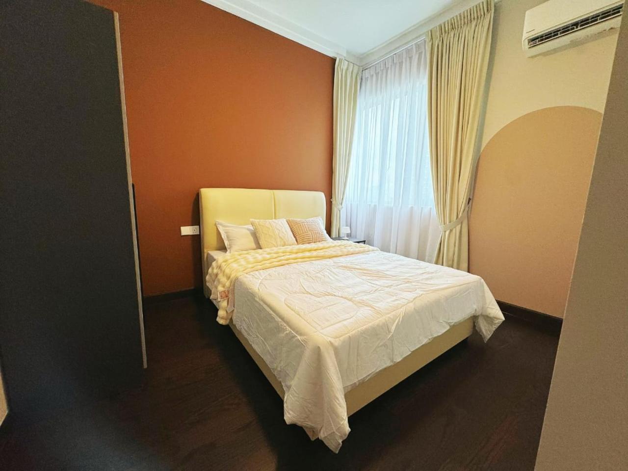TheBess Hotel Tokyo is located adjacent to Singapore and offers a sea viewIt is a family business smart room with the sea view of Princess Bay富力公主湾