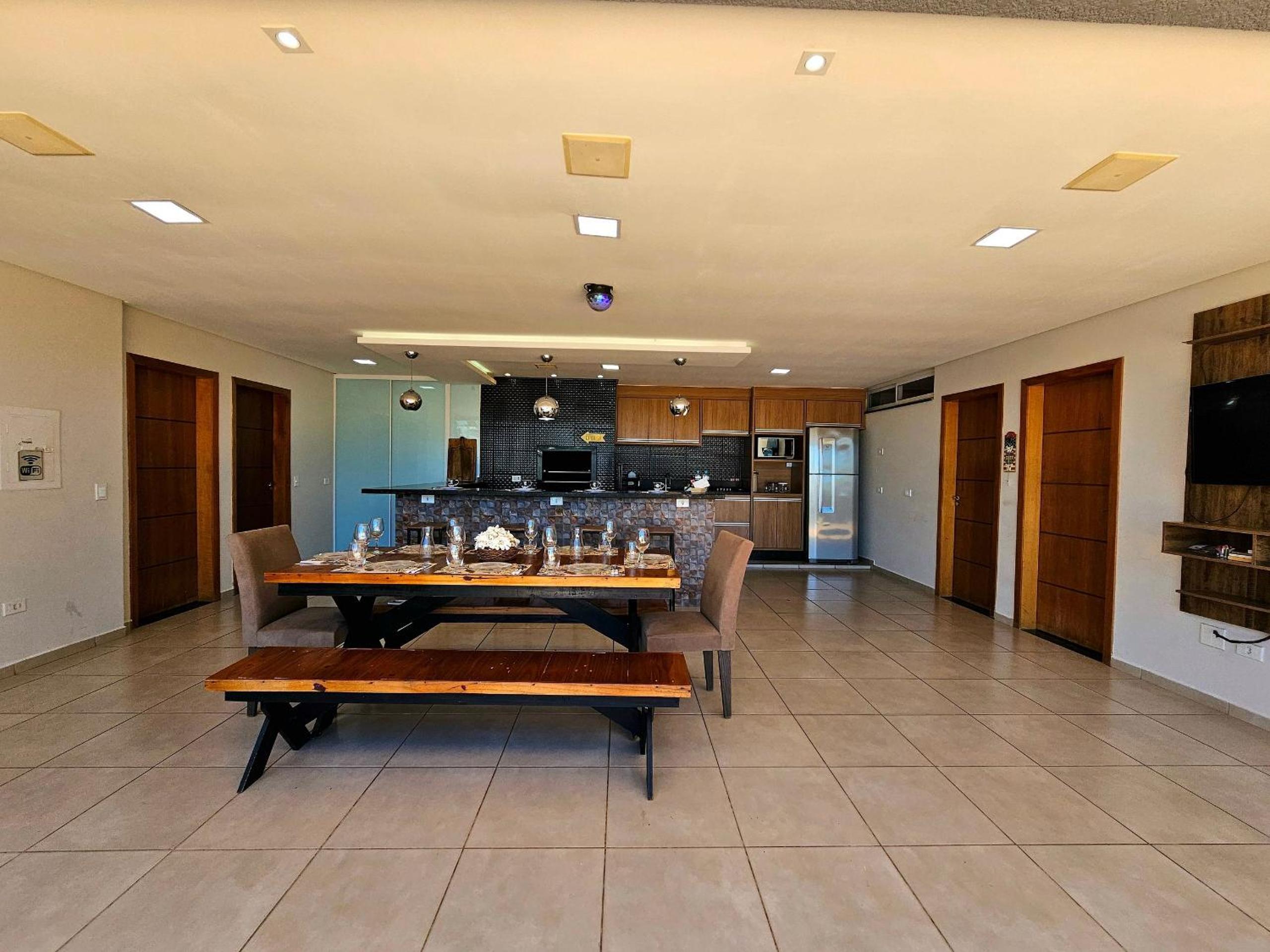 Casa 4 quartos 4 banheiros prox Cataratas e Aeropo