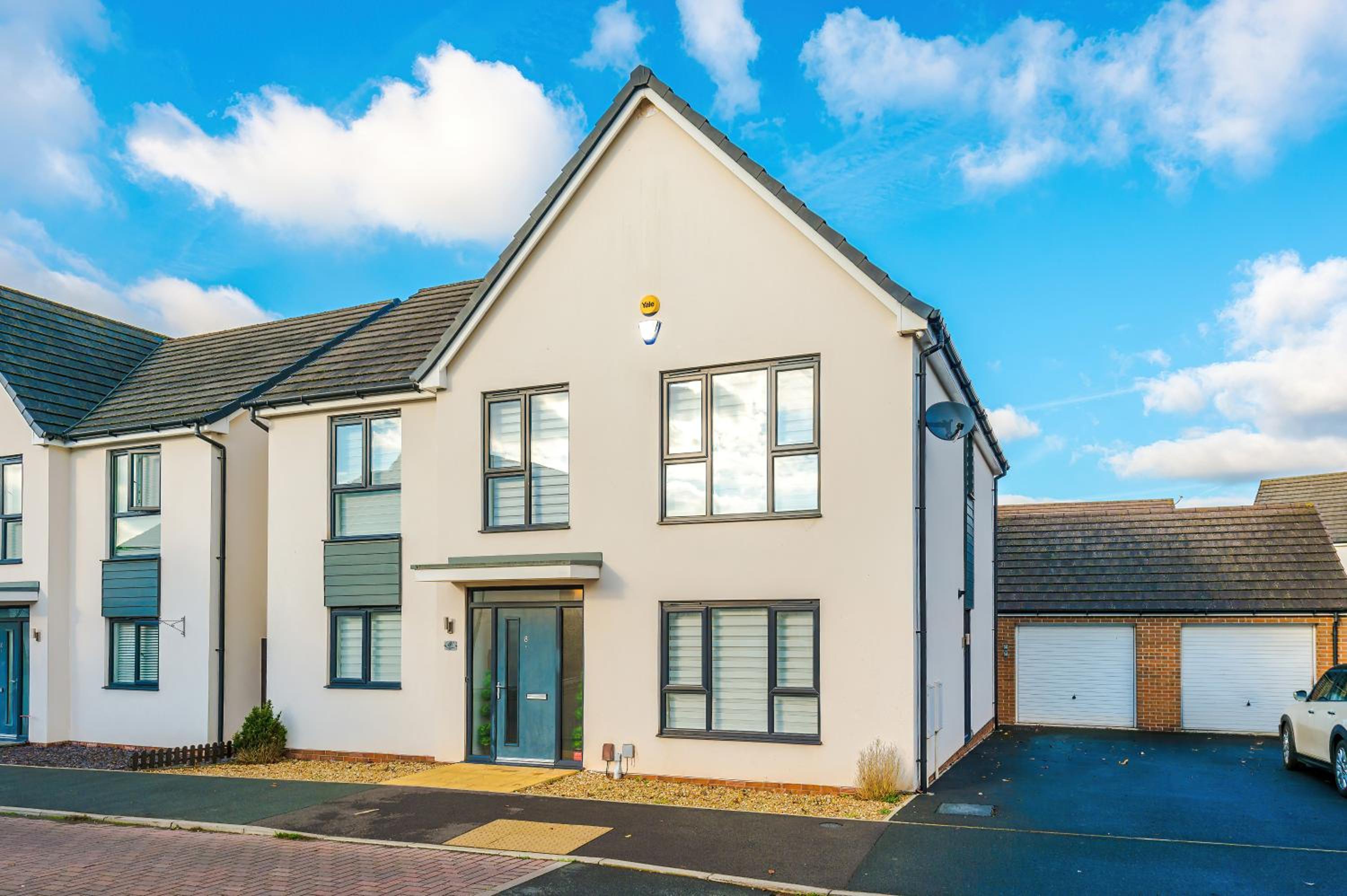 Hasting's House by YourStays - 3 Bedroom House in Stoke-on-Trent view 4