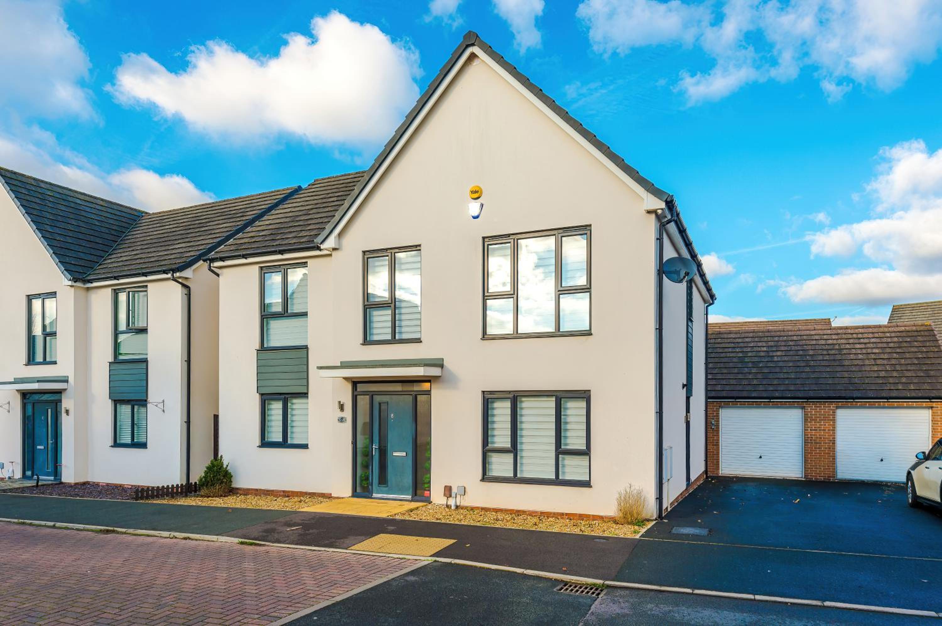 Hasting's House by YourStays - 3 Bedroom House in Stoke-on-Trent view 3