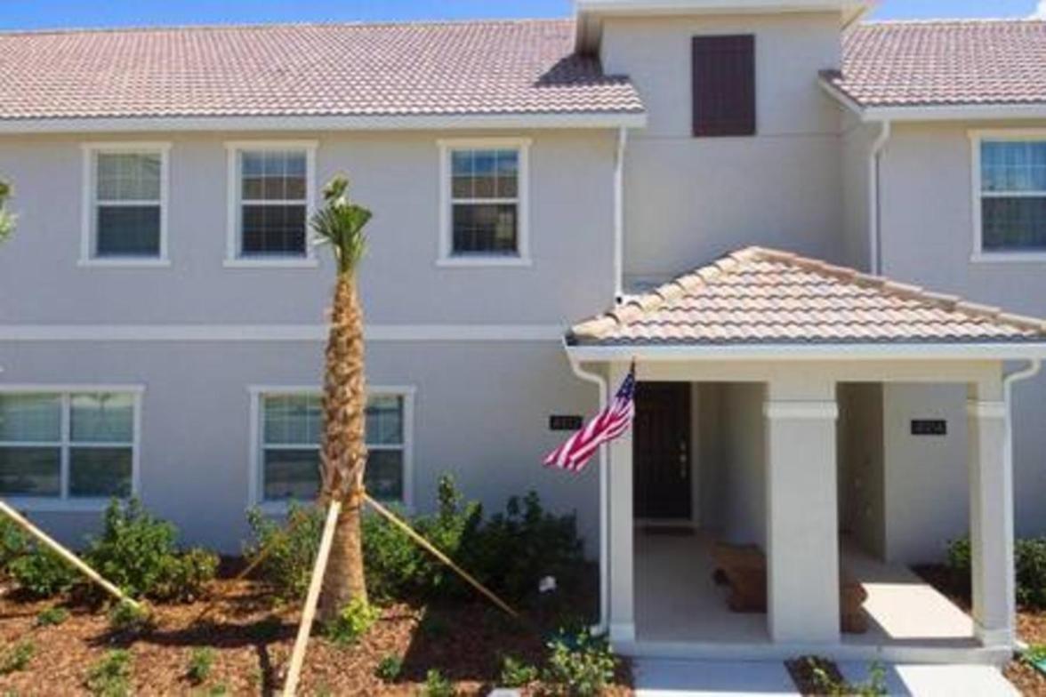 Disney DealFree WaterparkStorey Lake 4912WA view 4