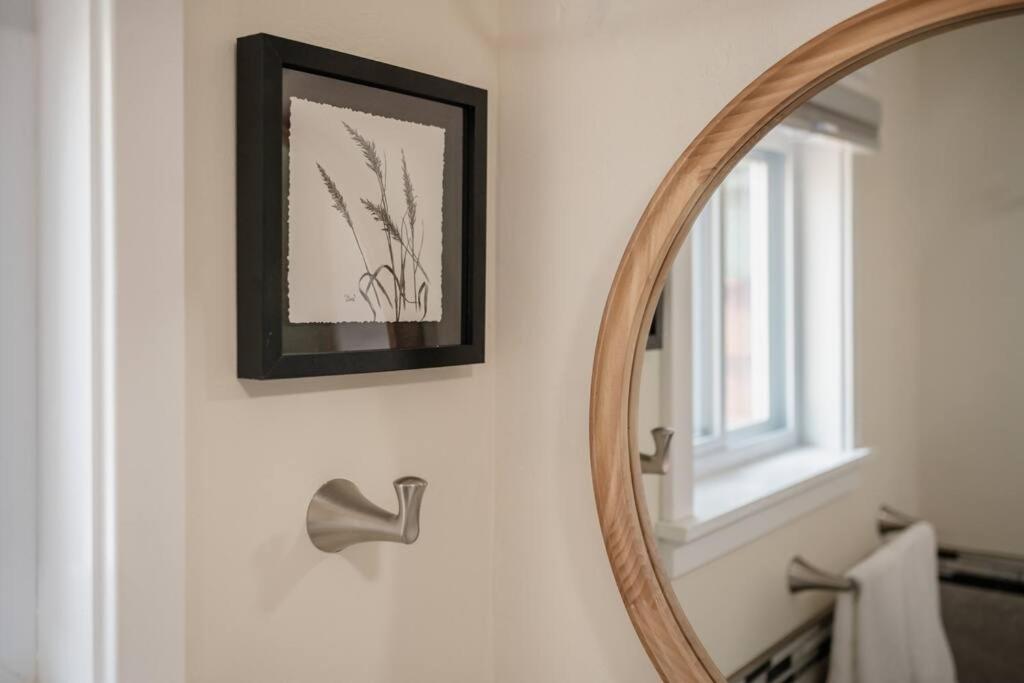 Cozy Birch Cabin Retreat -Mins to SisterBay Marina view 2
