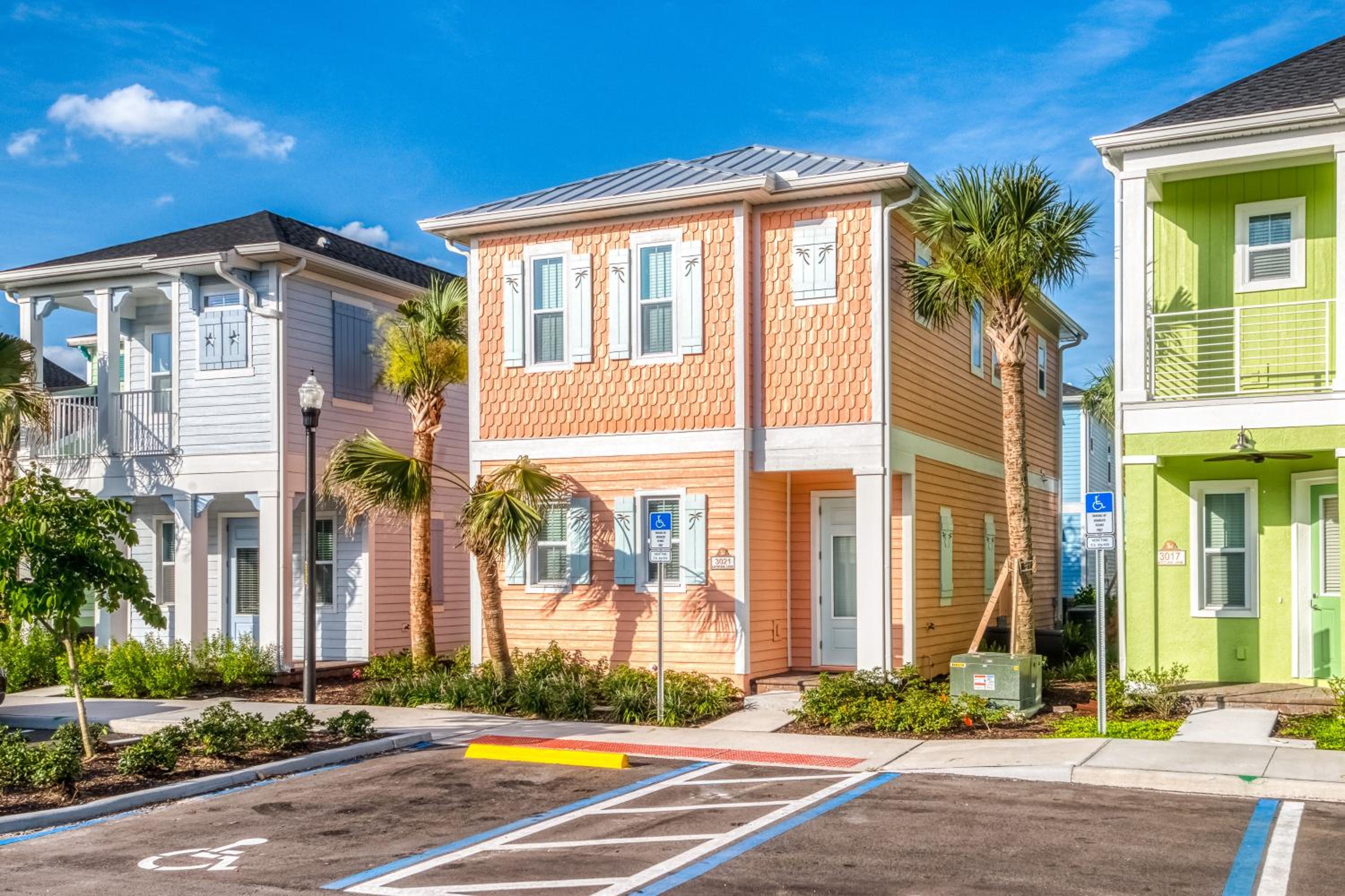 Tropical Oasis Cottage With Private Hot Tub Near Disney With Margaritaville Resort & Island H2O Access - 3021La