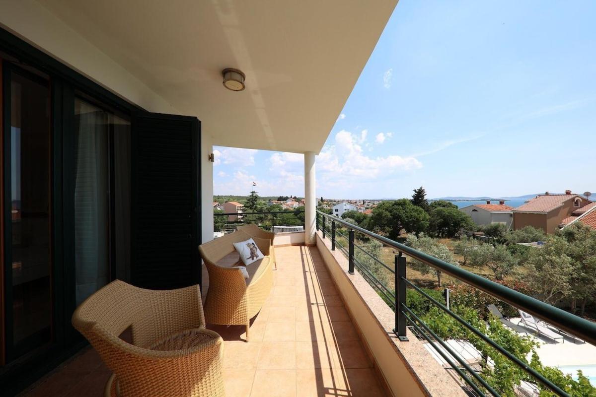 Villa Paradise in Zadar with 6 bedrooms, pool and gaming room