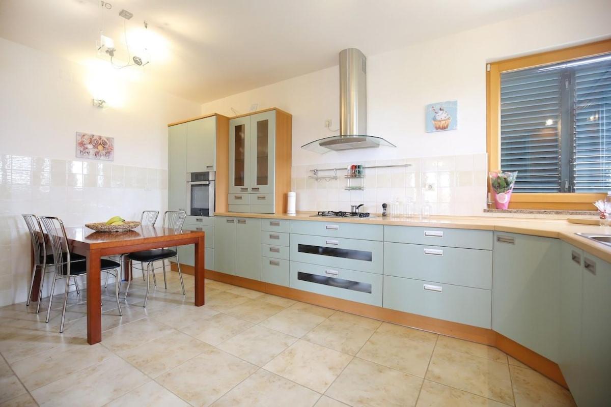 Villa Paradise in Zadar with 6 bedrooms, pool and gaming room
