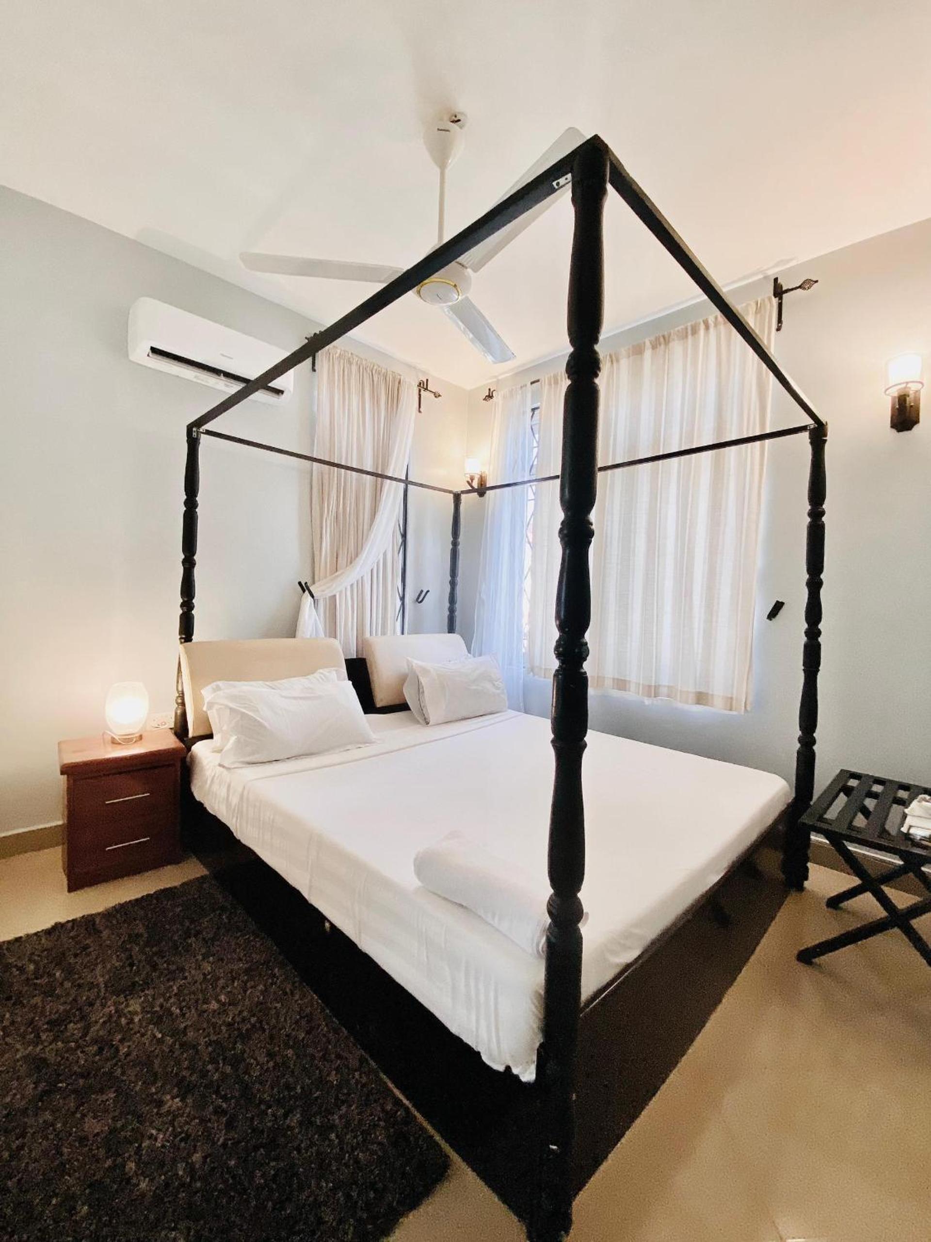 Jacomo Residences