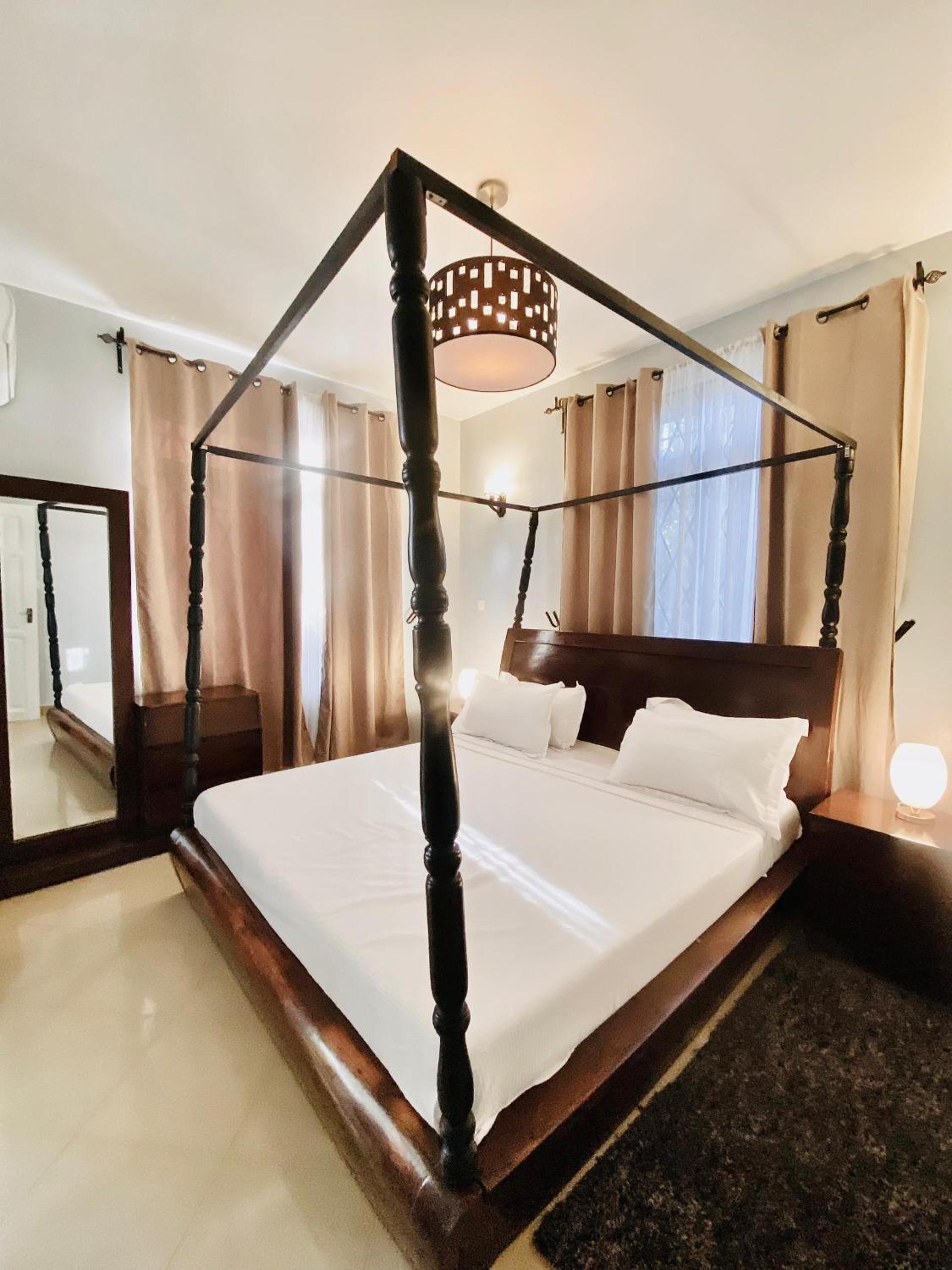 Jacomo Residences