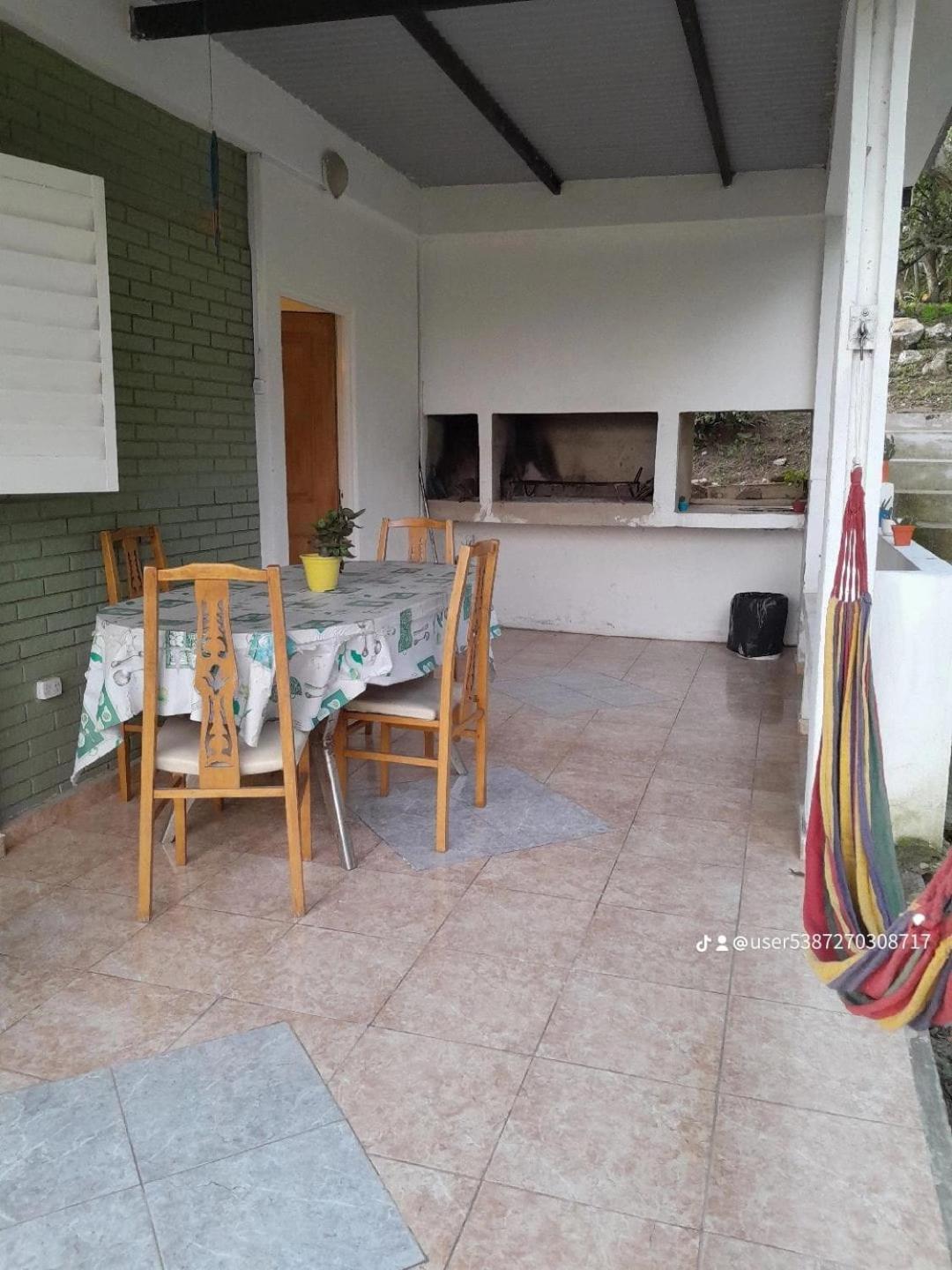 Cabaña frente al Lago San Roque Vista única pileta infinito wifi