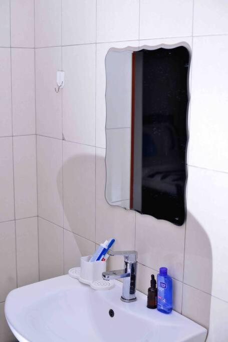 EJ Spacious apt , wIFI, Netflix & DSTV view 4