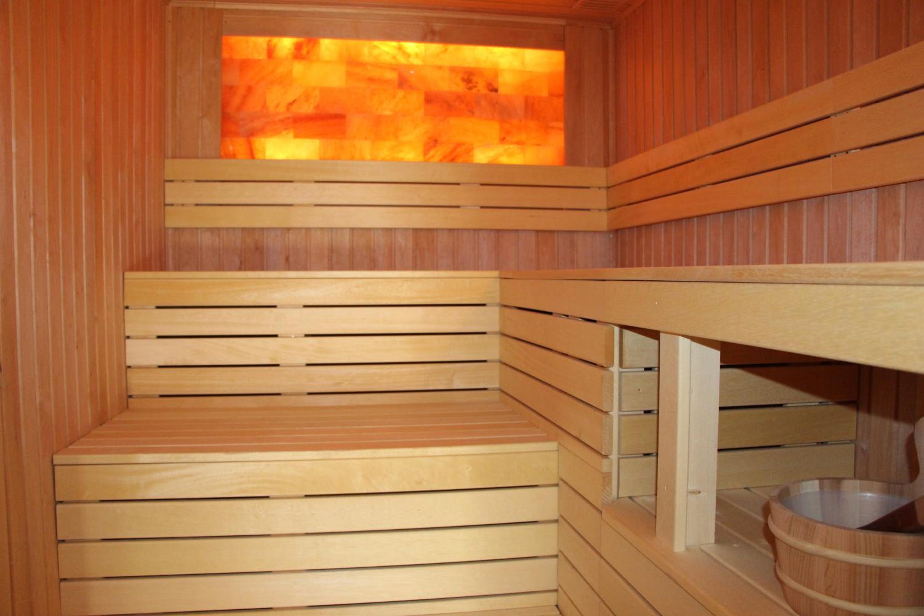 Ferienhaus Naturliebe 6000qm Parkgarten am Wald, umzäunt, Kamin, Sauna