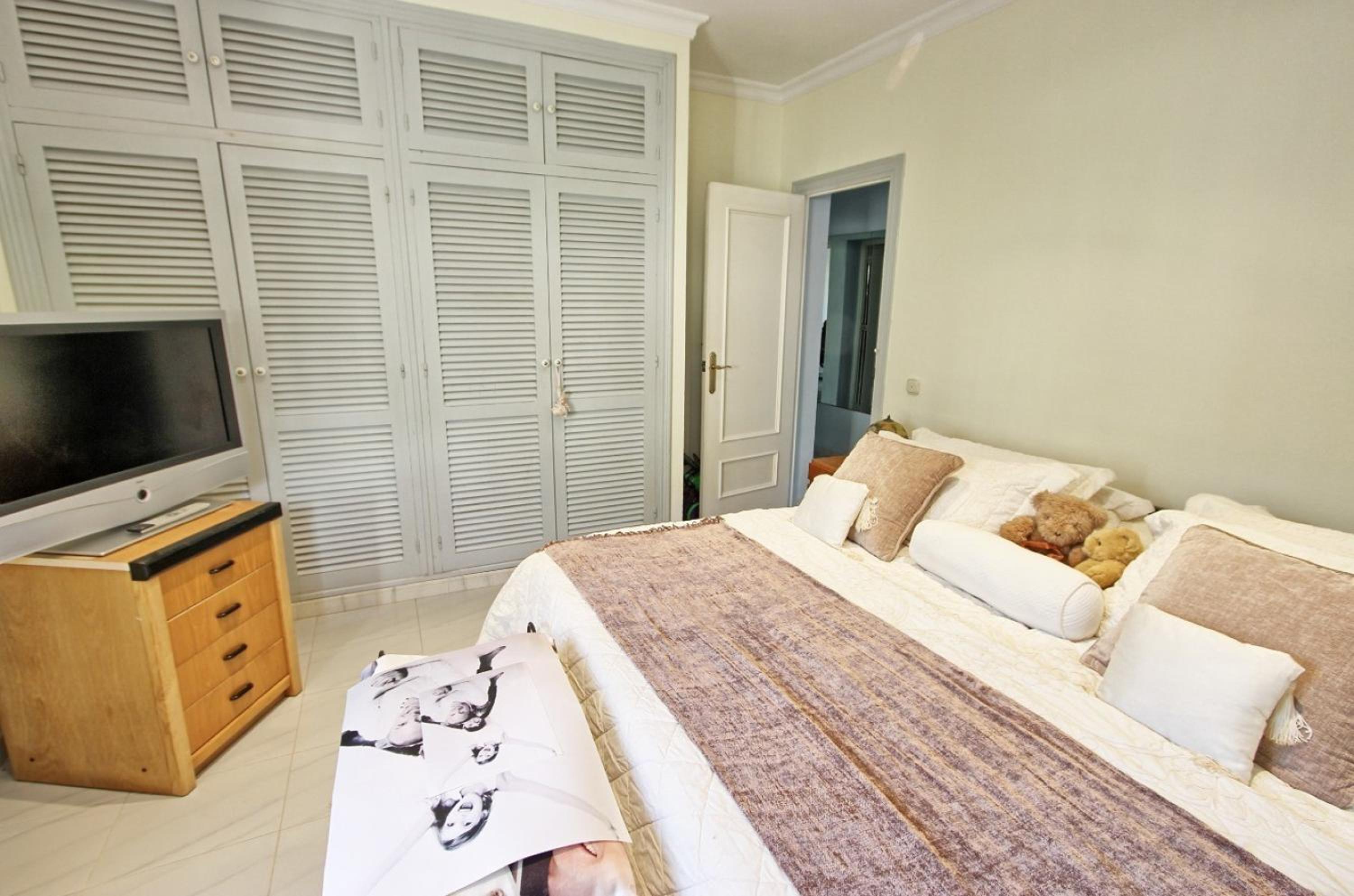 Villa Espaciosa con Piscina y Vistas al Mediterráneo en Torremolinos