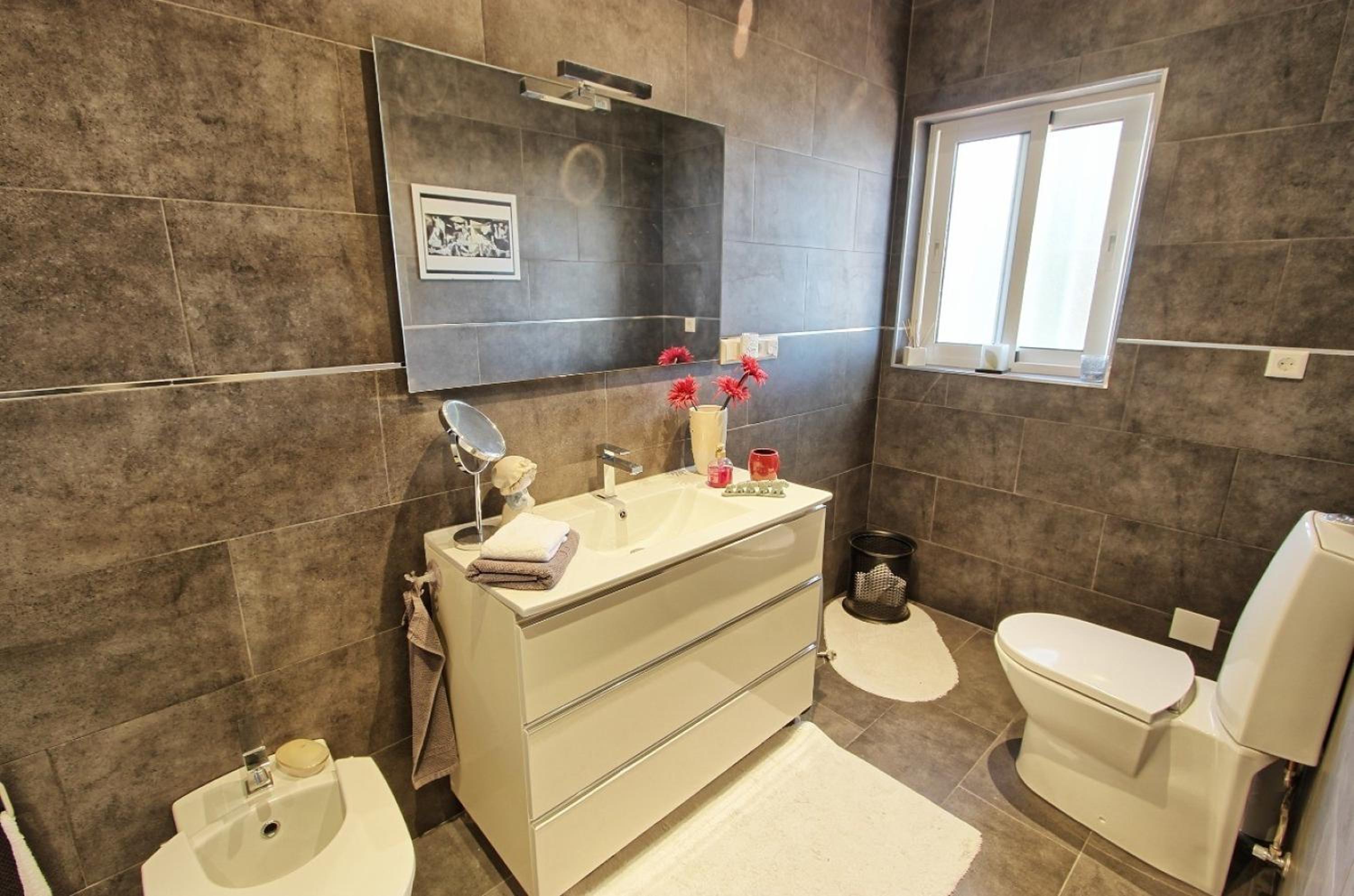 Villa Espaciosa con Piscina y Vistas al Mediterráneo en Torremolinos