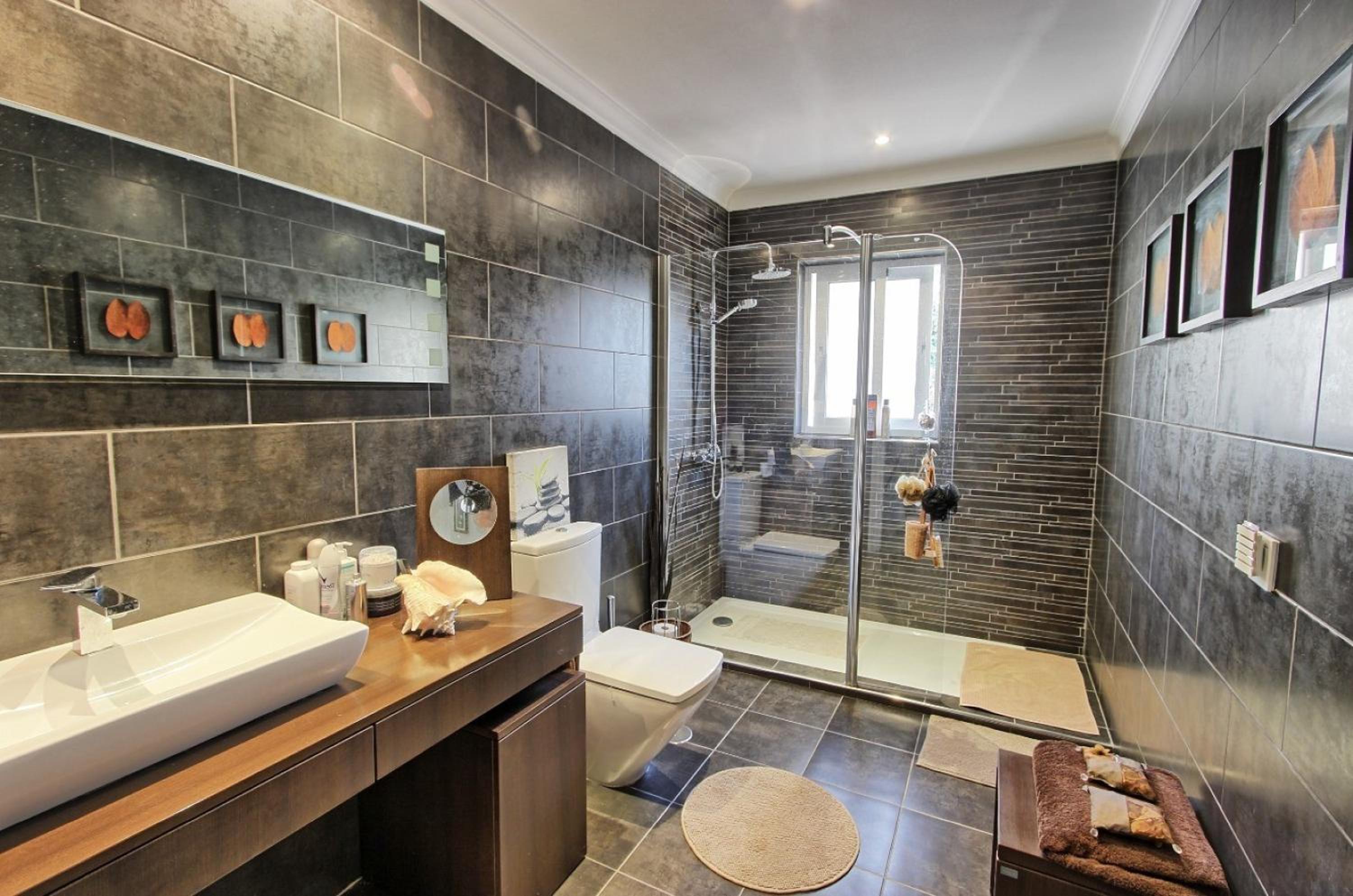 Villa Espaciosa con Piscina y Vistas al Mediterráneo en Torremolinos