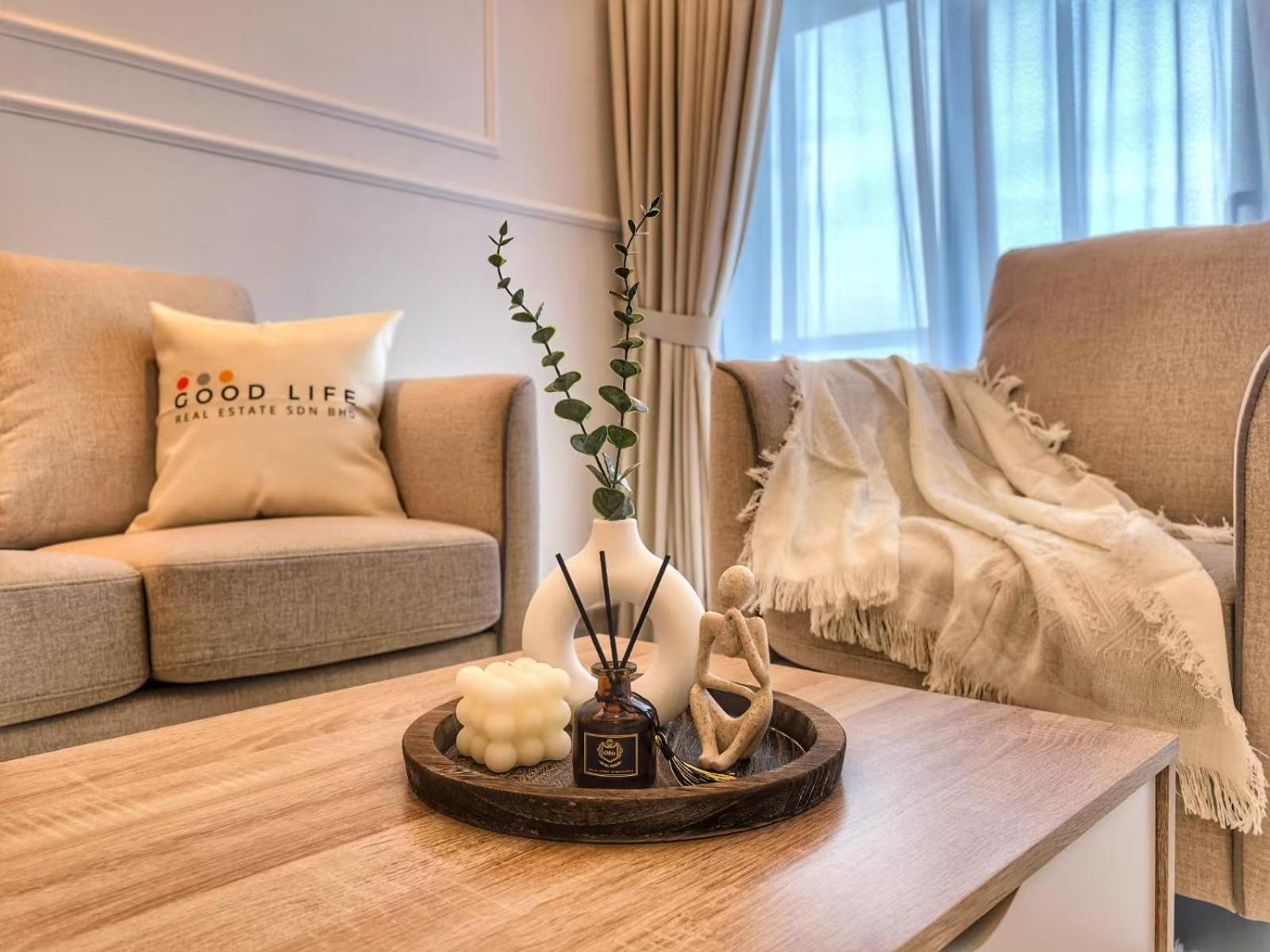 TheBess Hotel Tokyo is located adjacent to Singapore and offers a sea viewIt is a family business smart room with the sea view of Princess Bay富力公主湾