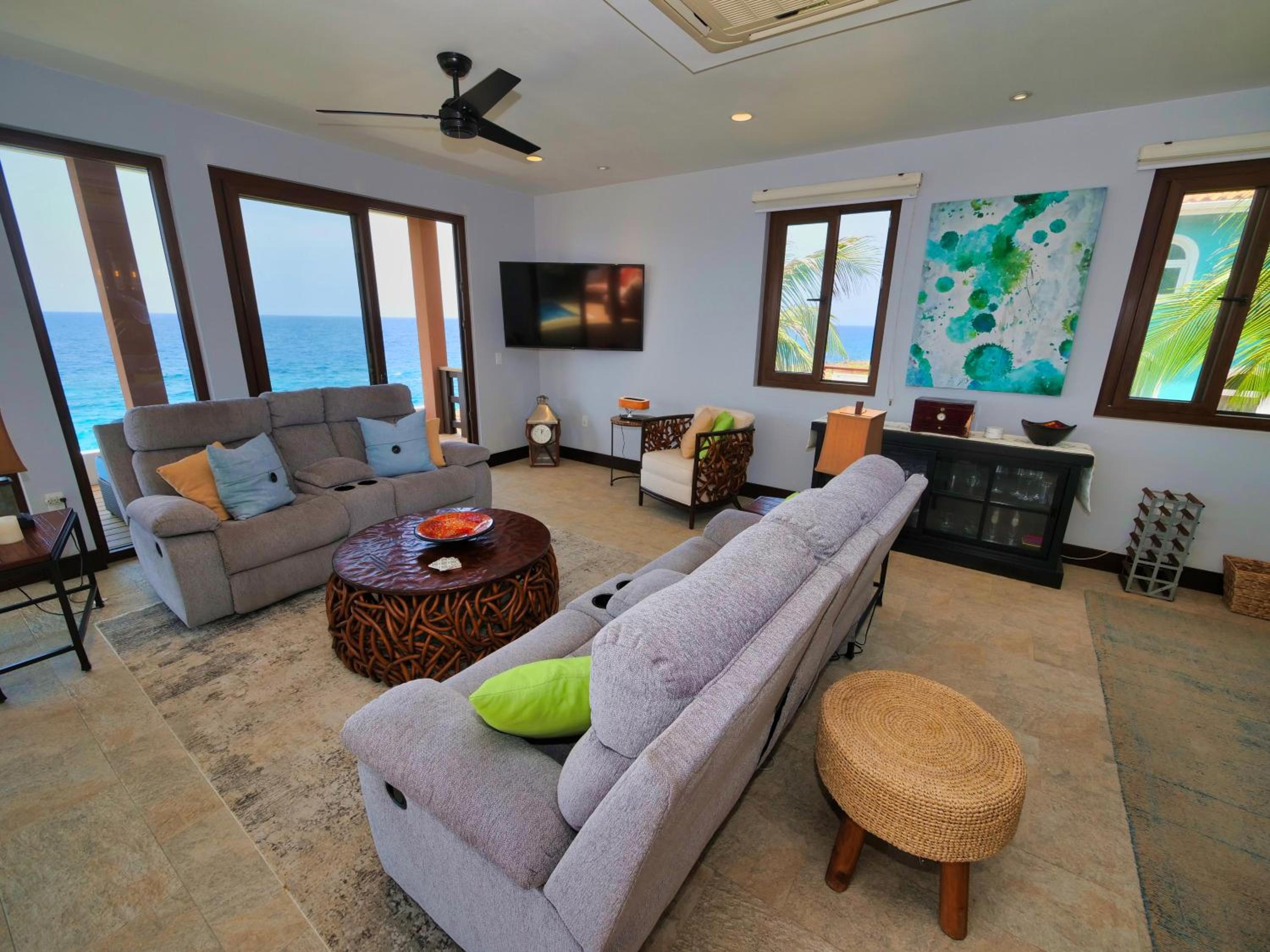 Eagle Ray - A Luxurious Waterfront Villa, view 4