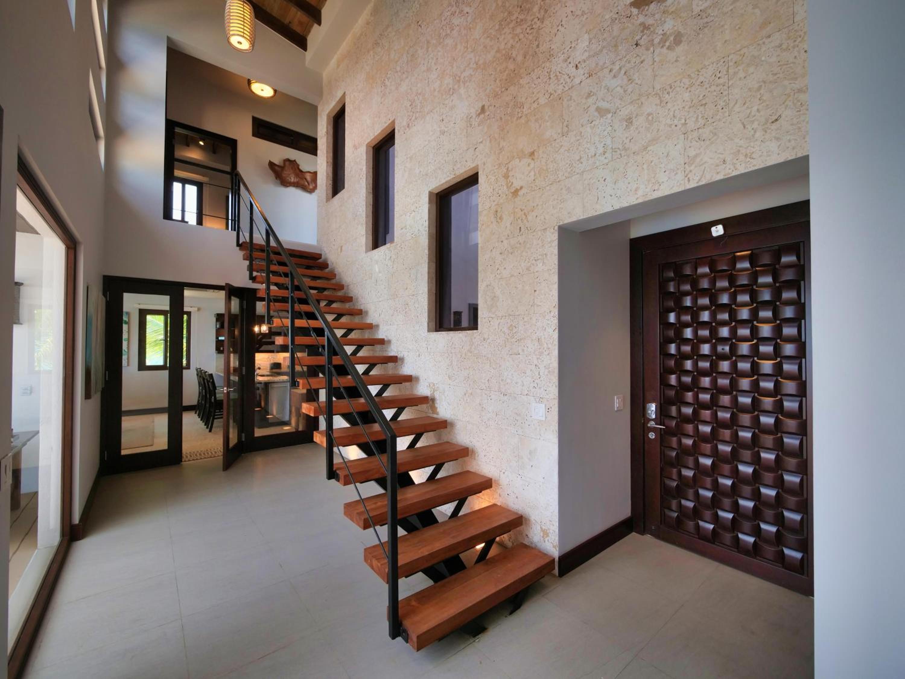 Eagle Ray - A Luxurious Waterfront Villa, view 5