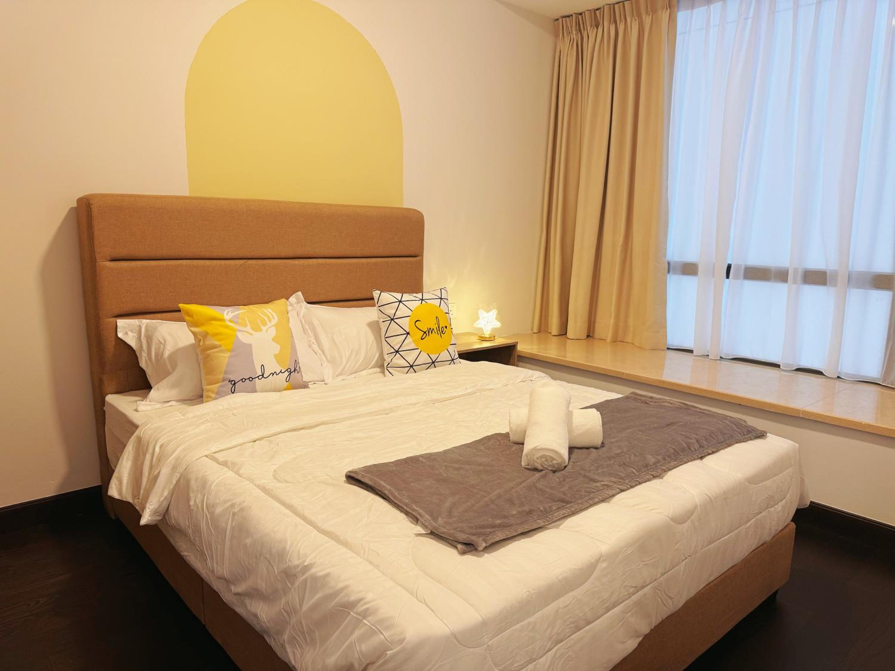 TheBess Hotel Tokyo is located adjacent to Singapore and offers a sea viewIt is a family business smart room with the sea view of Princess Bay富力公主湾