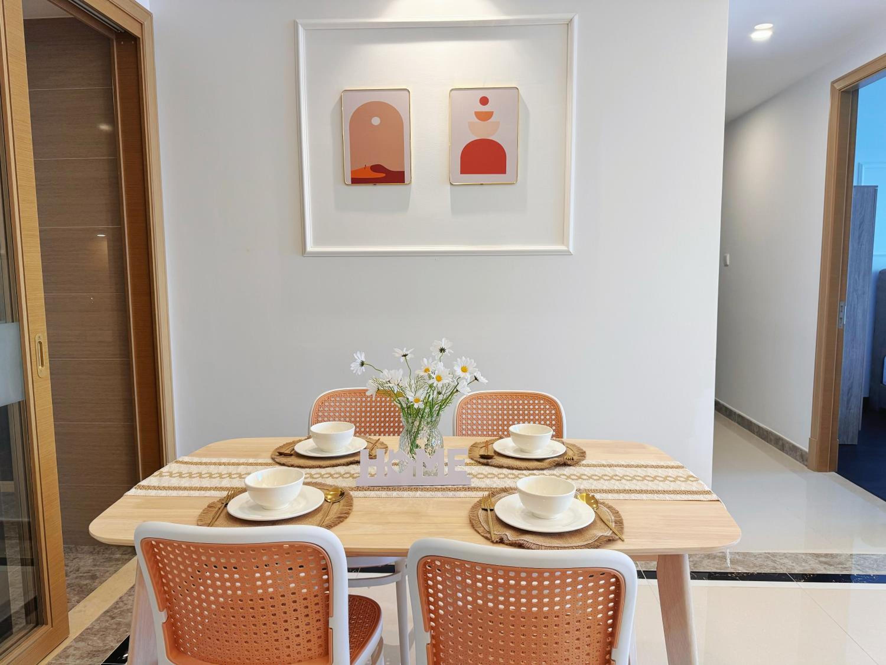 TheBess Hotel Tokyo is located adjacent to Singapore and offers a sea viewIt is a family business smart room with the sea view of Princess Bay富力公主湾