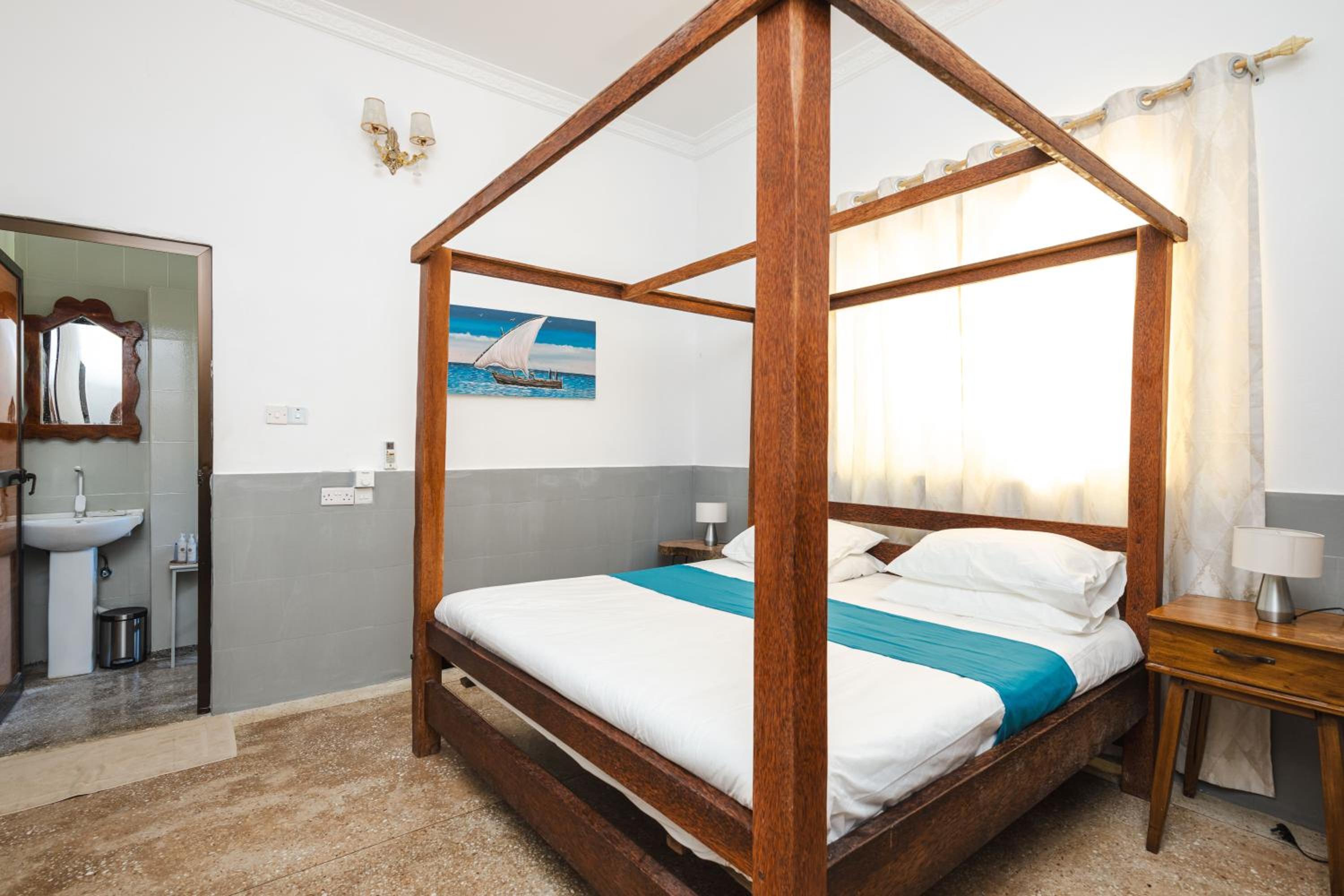 Paje Holiday Home by Liv Zanzibar, central located view 4
