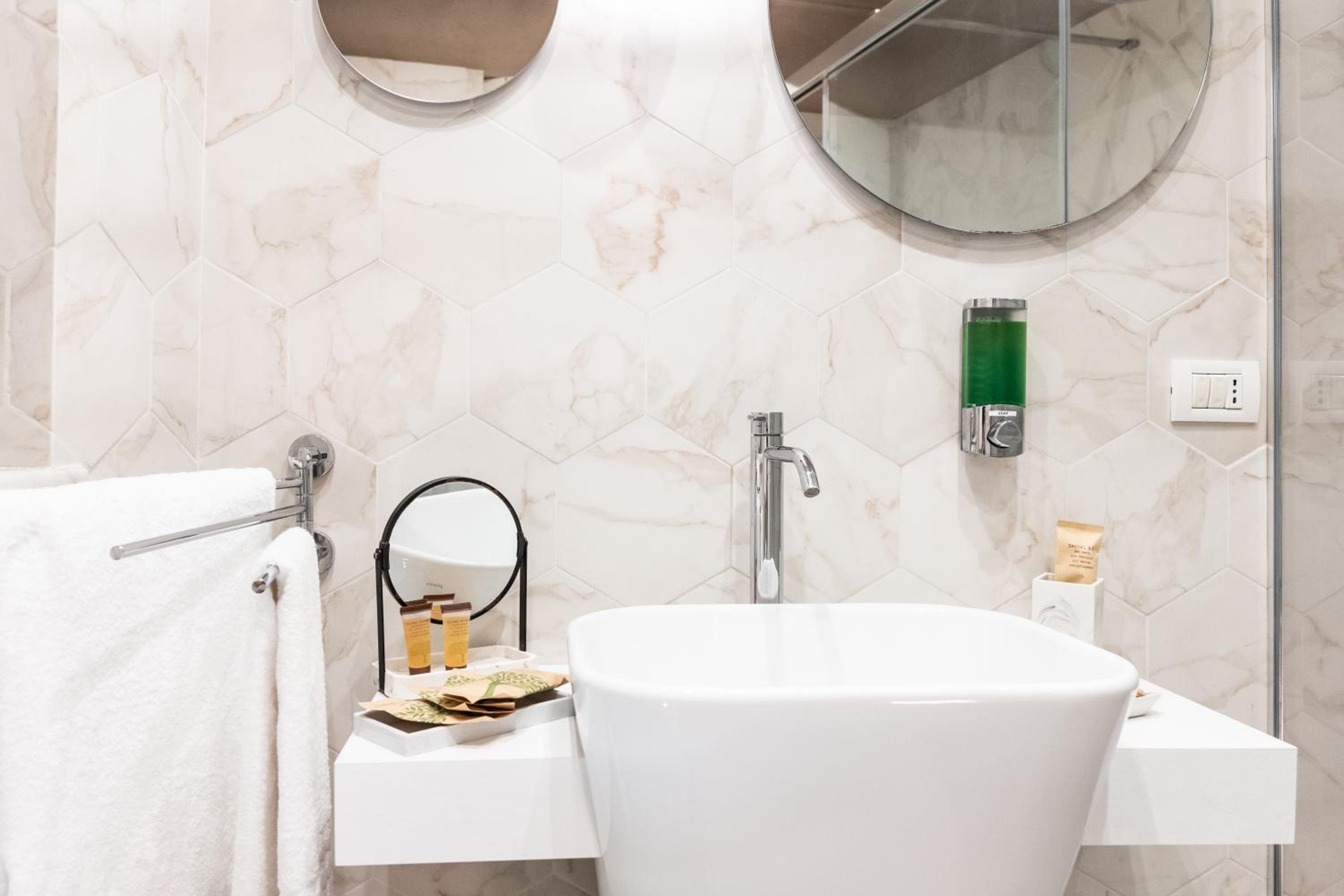 Scene Suites Apartments