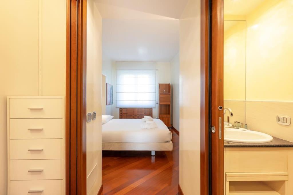 Wonderful 2bedroom flat Solari 7th f - Mirable PM